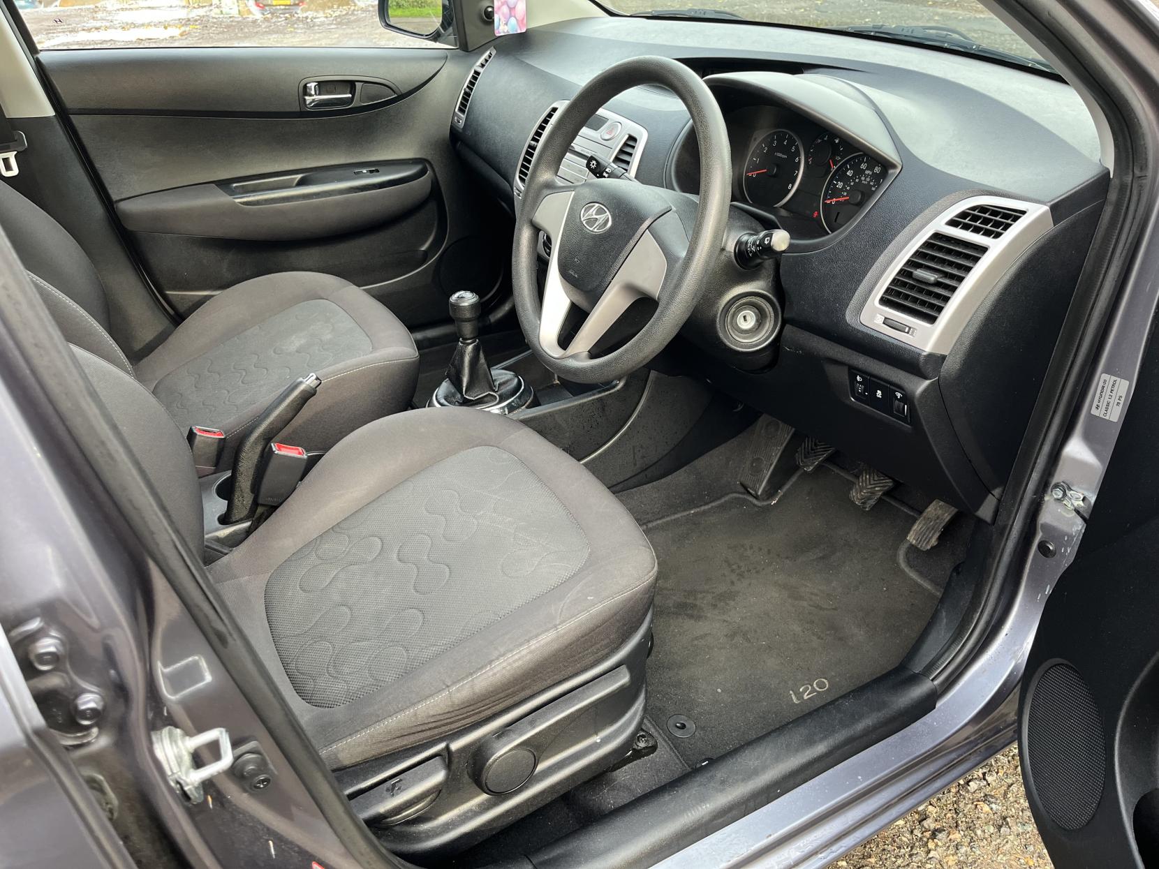 Hyundai i20 1.2 Classic Hatchback 5dr Petrol Manual Euro 5 (77 bhp)