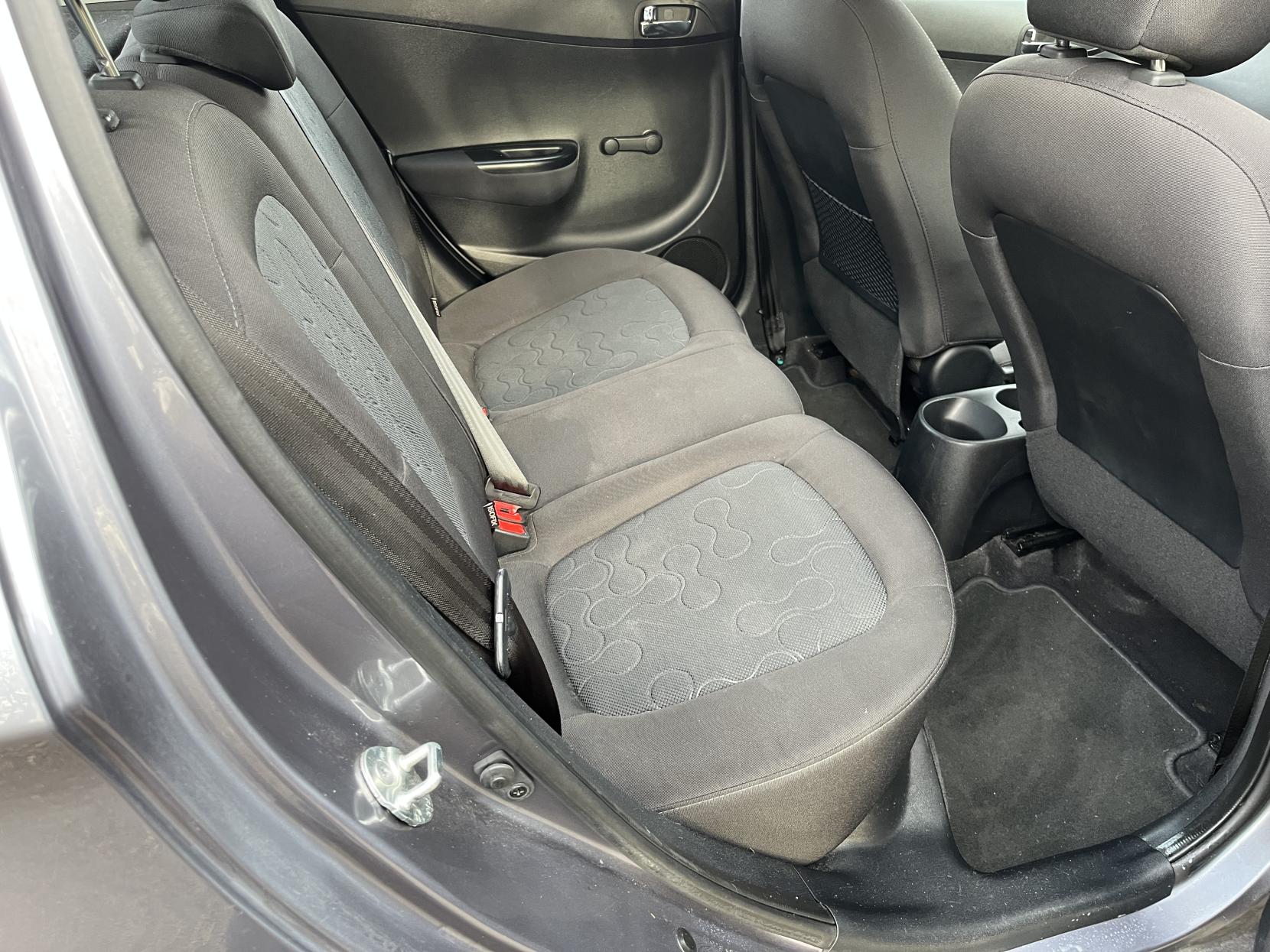 Hyundai i20 1.2 Classic Hatchback 5dr Petrol Manual Euro 5 (77 bhp)