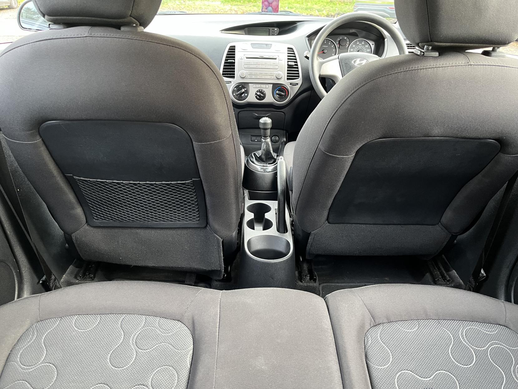 Hyundai i20 1.2 Classic Hatchback 5dr Petrol Manual Euro 5 (77 bhp)