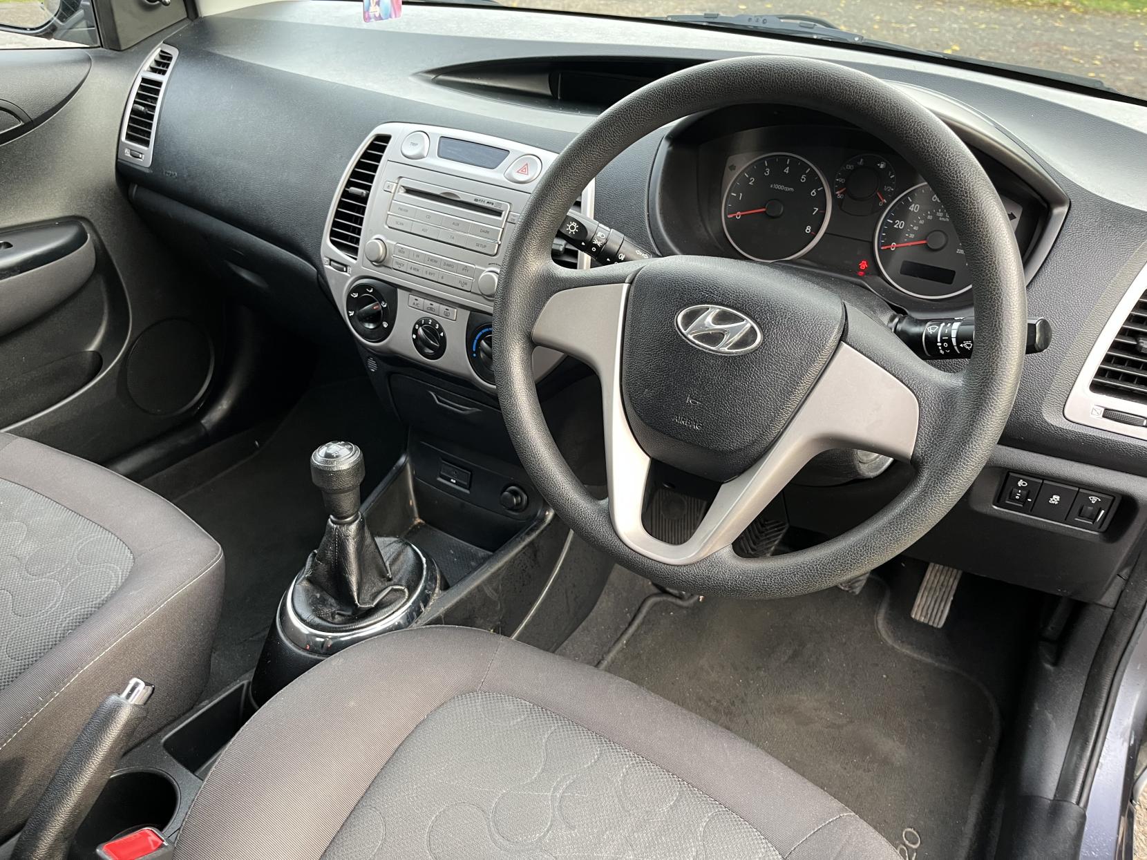 Hyundai i20 1.2 Classic Hatchback 5dr Petrol Manual Euro 5 (77 bhp)