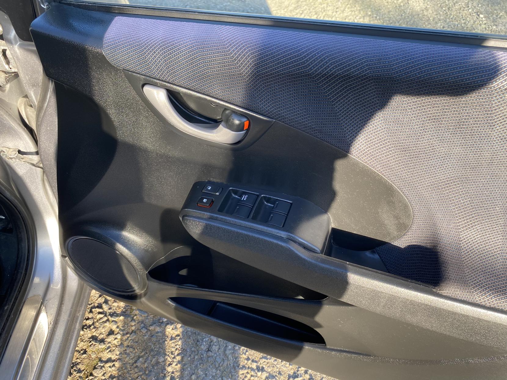 Honda Jazz 1.4 i-VTEC Si Hatchback 5dr Petrol Manual Euro 4 (100 ps)