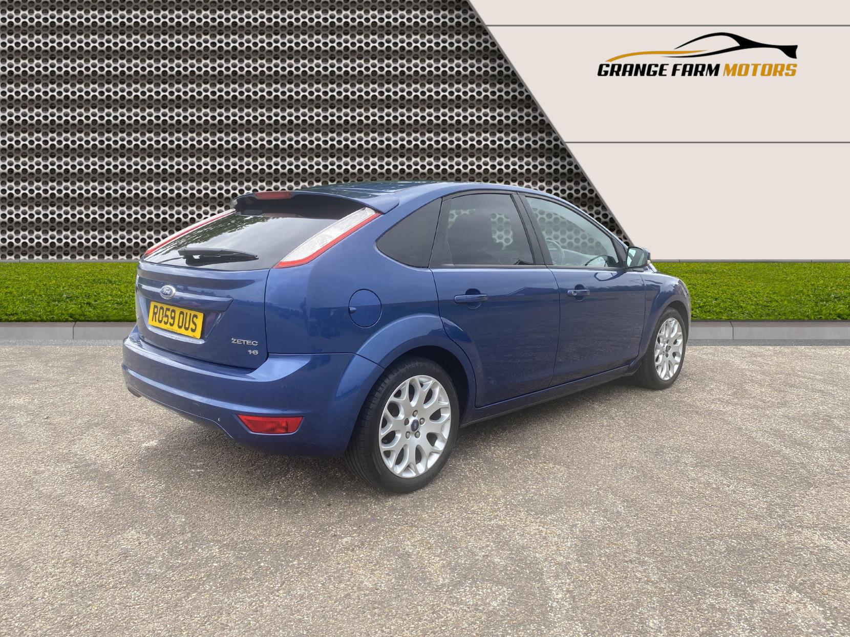 Ford Focus 1.6 Zetec Hatchback 5dr Petrol Manual (161 g/km, 99 bhp)