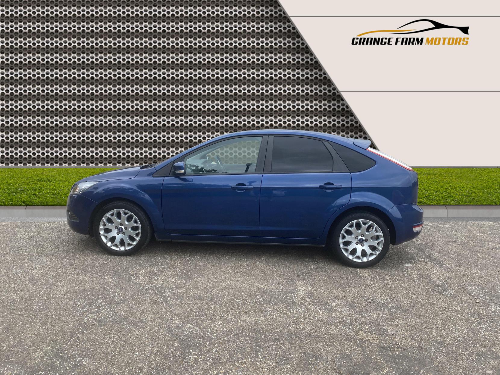 Ford Focus 1.6 Zetec Hatchback 5dr Petrol Manual (161 g/km, 99 bhp)