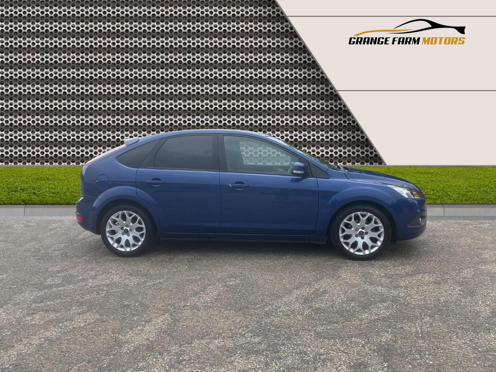 Ford Focus 1.6 Zetec Hatchback 5dr Petrol Manual (161 g/km, 99 bhp)
