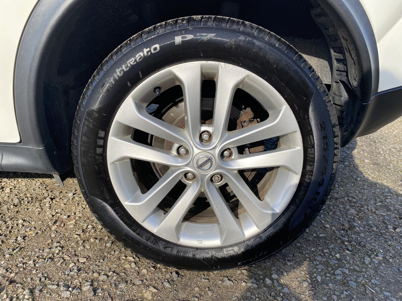 Nissan Juke 1.6 Acenta SUV 5dr Petrol Manual Euro 5 (s/s) (117 ps)