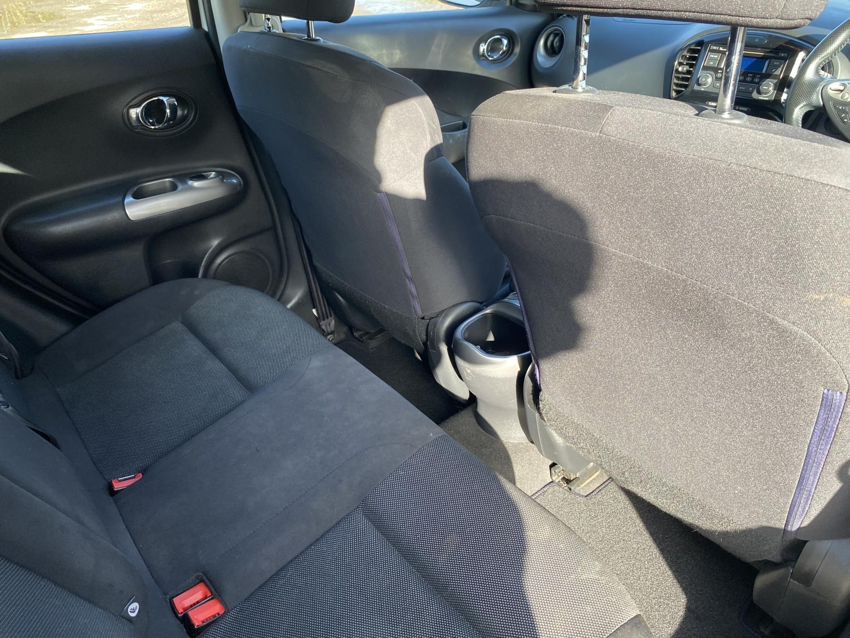 Nissan Juke 1.6 Acenta SUV 5dr Petrol Manual Euro 5 (s/s) (117 ps)