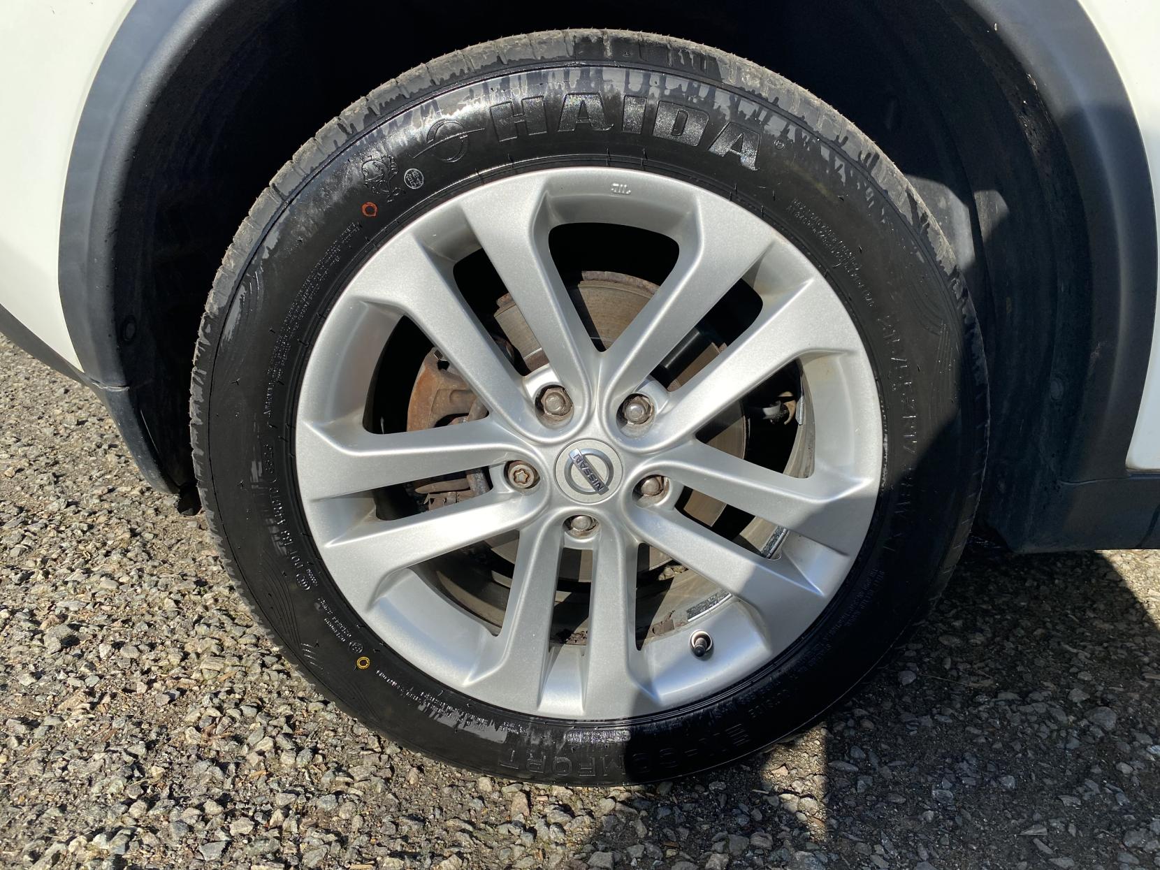 Nissan Juke 1.6 Acenta SUV 5dr Petrol Manual Euro 5 (s/s) (117 ps)