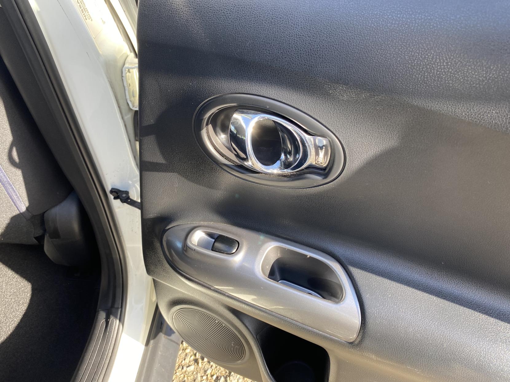 Nissan Juke 1.6 Acenta SUV 5dr Petrol Manual Euro 5 (s/s) (117 ps)