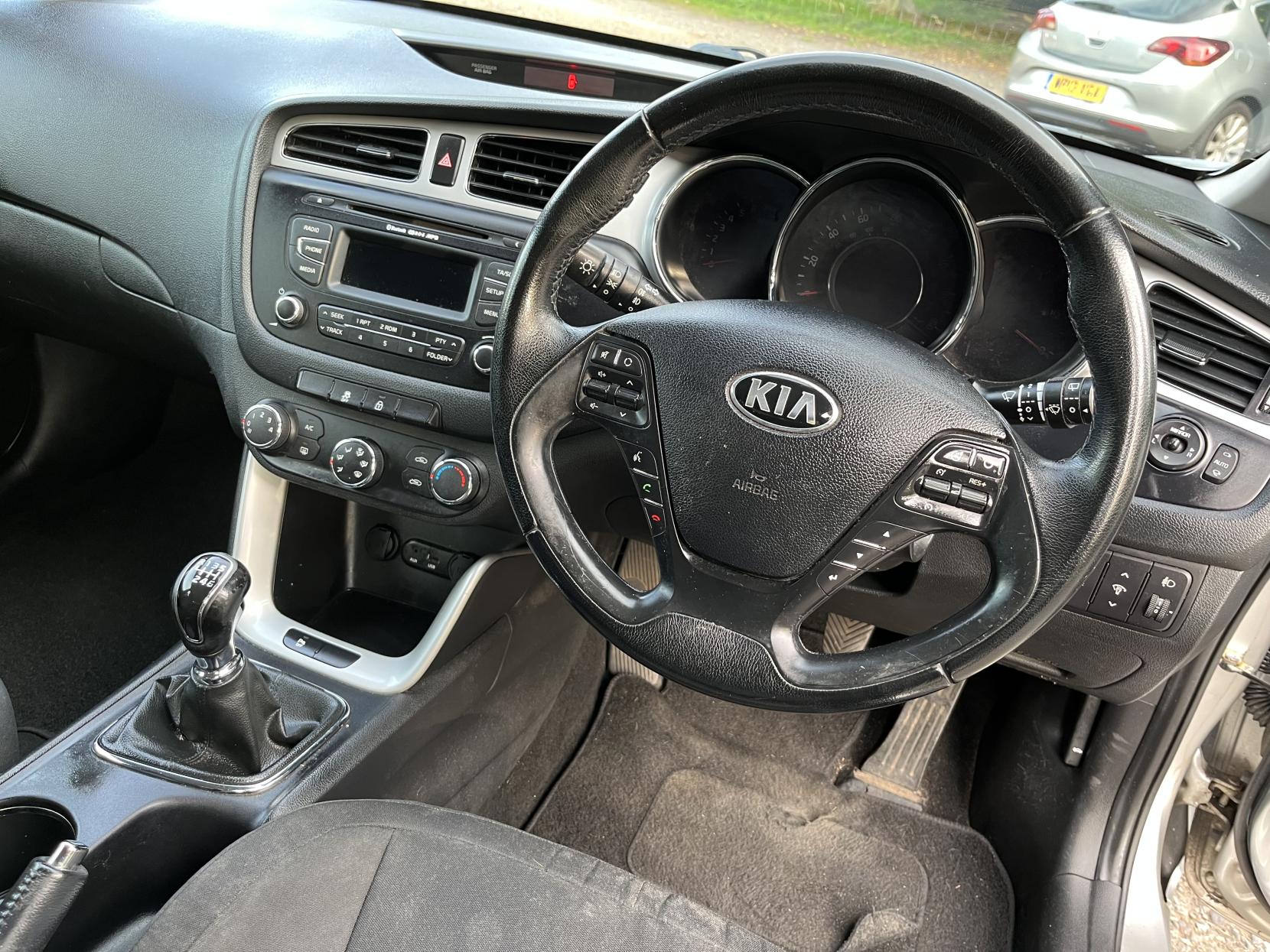 Kia Ceed 1.6 GDi EcoDynamics 2 Hatchback 5dr Petrol Manual Euro 5 (s/s) (133 bhp)