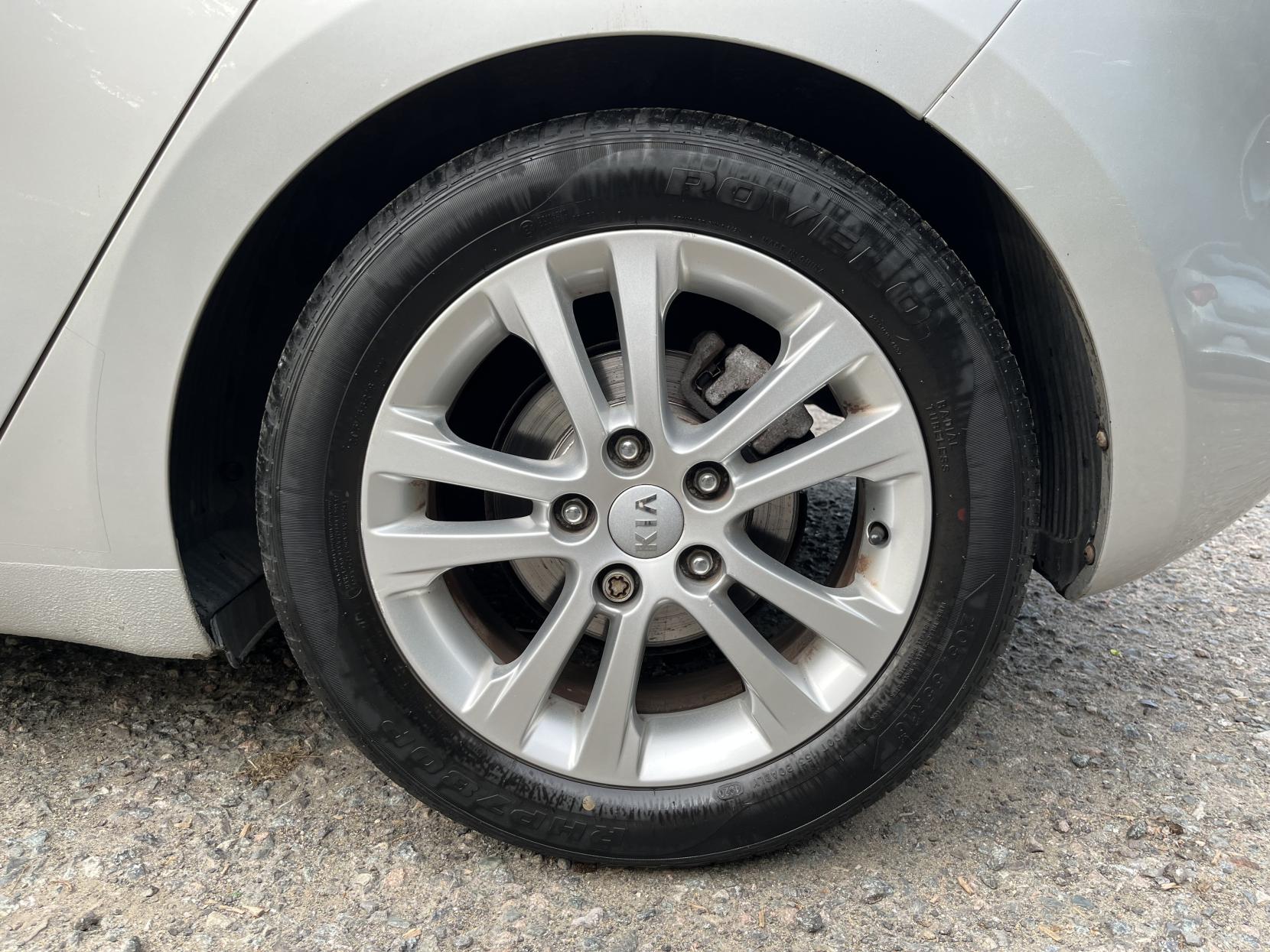 Kia Ceed 1.6 GDi EcoDynamics 2 Hatchback 5dr Petrol Manual Euro 5 (s/s) (133 bhp)