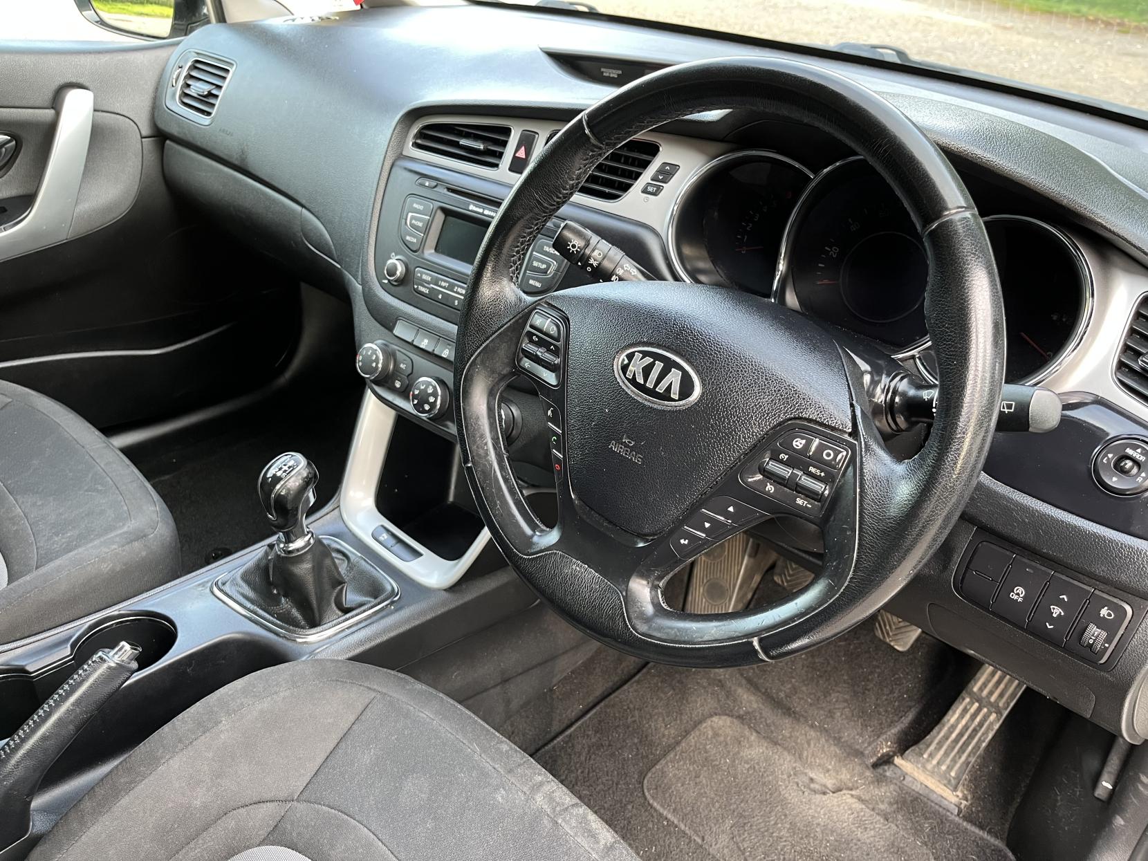 Kia Ceed 1.6 GDi EcoDynamics 2 Hatchback 5dr Petrol Manual Euro 5 (s/s) (133 bhp)