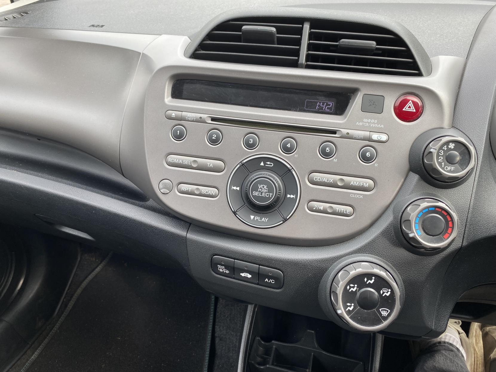 Honda Jazz 1.4 i-VTEC ES Hatchback 5dr Petrol Manual Euro 5 (99 ps)