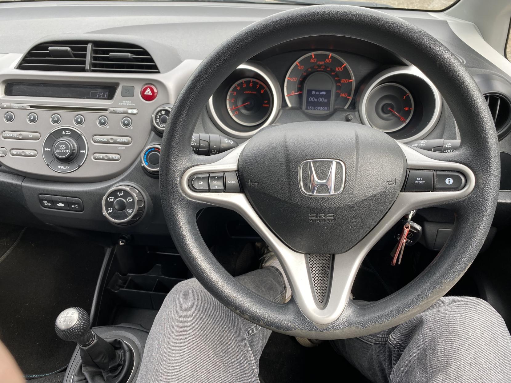 Honda Jazz 1.4 i-VTEC ES Hatchback 5dr Petrol Manual Euro 5 (99 ps)