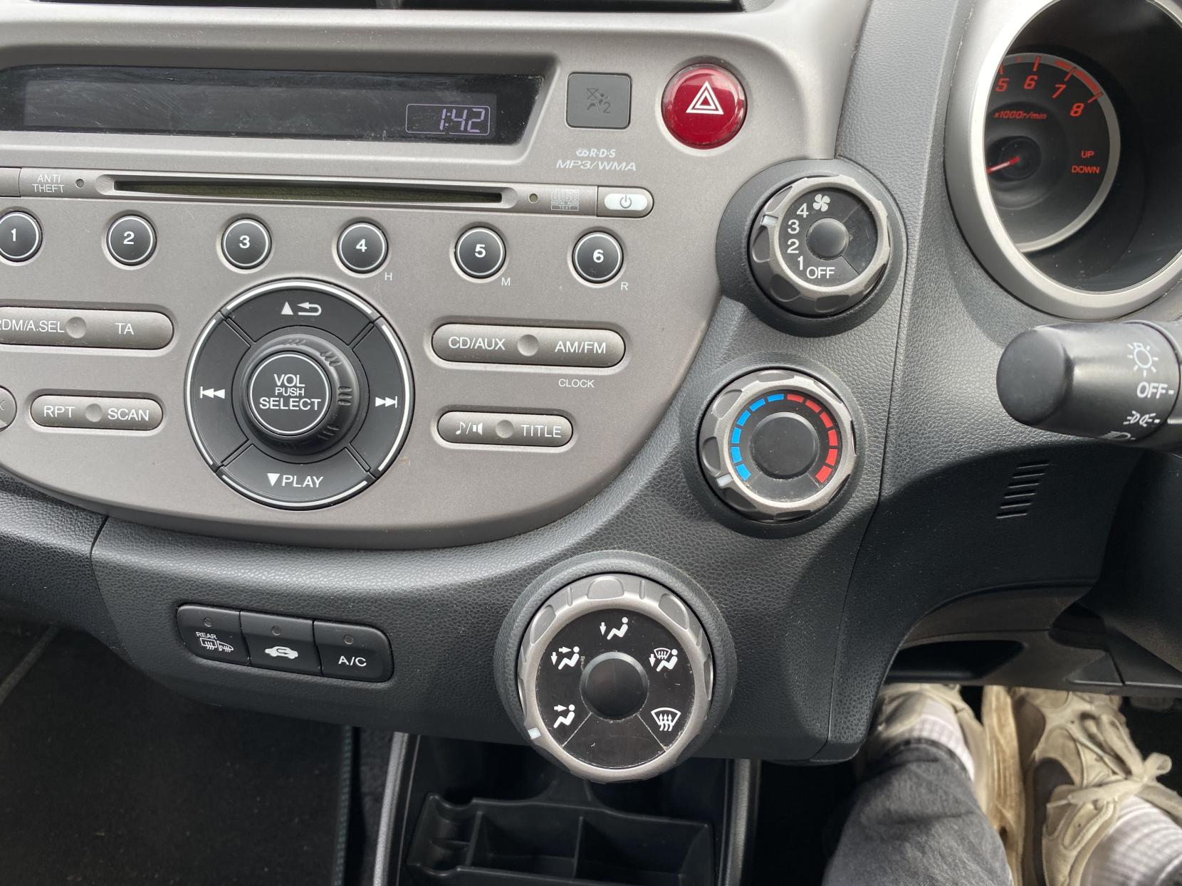 Honda Jazz 1.4 i-VTEC ES Hatchback 5dr Petrol Manual Euro 5 (99 ps)