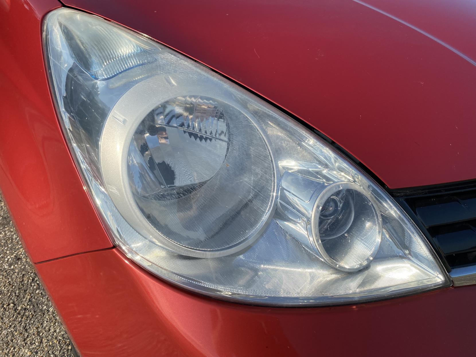 Nissan Note 1.4 16V n-tec Hatchback 5dr Petrol Manual Euro 4 (88 ps)