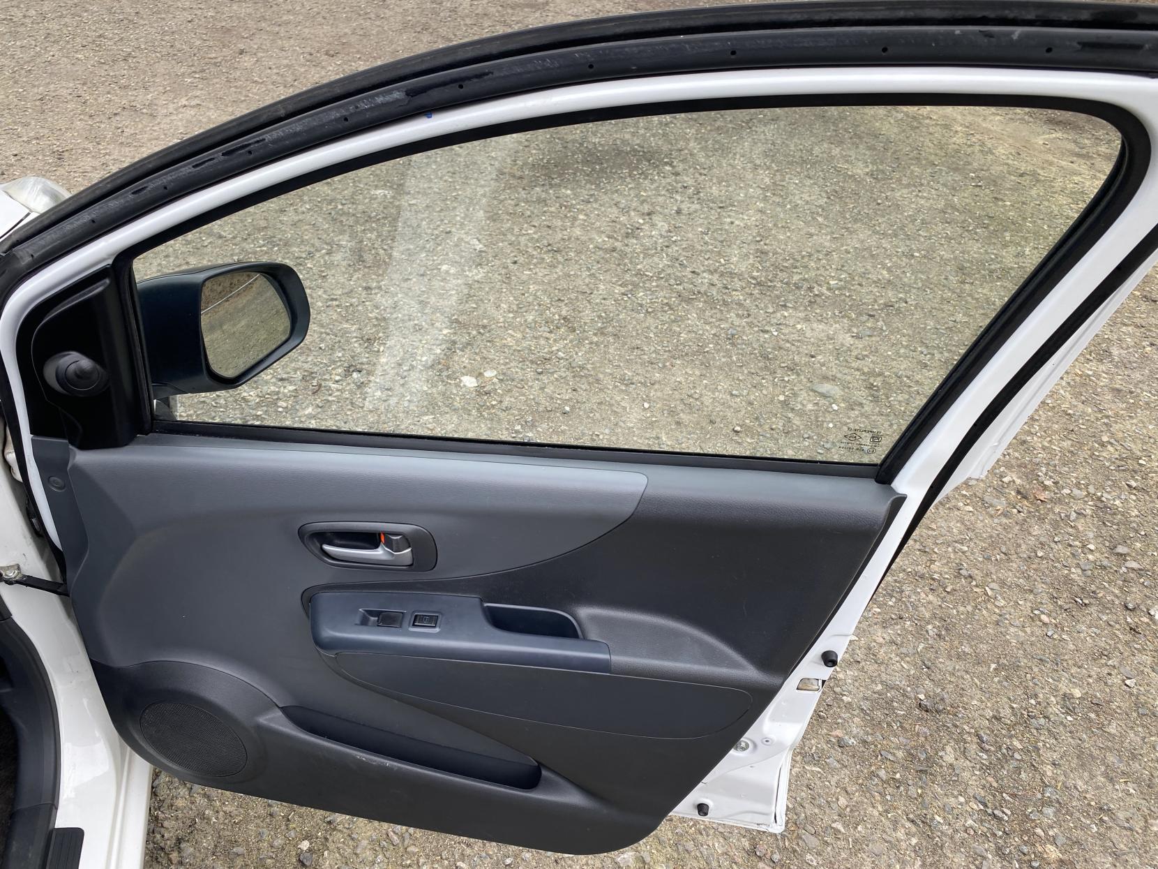 Suzuki Alto 1.0 12V SZ Hatchback 5dr Petrol Manual Euro 5 (68 ps)