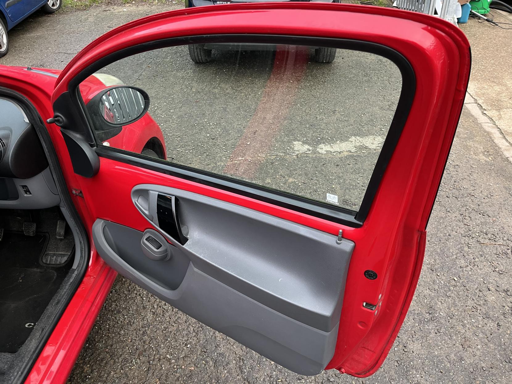 Citroen C1 1.0i VTR+ Hatchback 3dr Petrol Manual Euro 4 (68 ps)