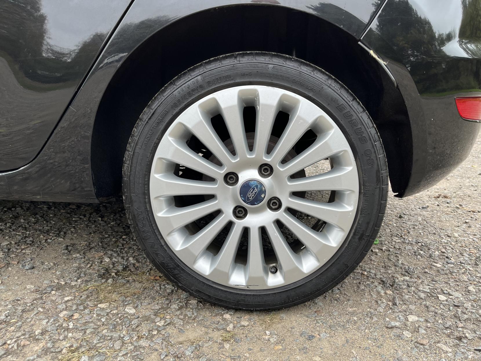 Ford Fiesta 1.4 Titanium Hatchback 5dr Petrol Manual (133 g/km, 94 bhp)