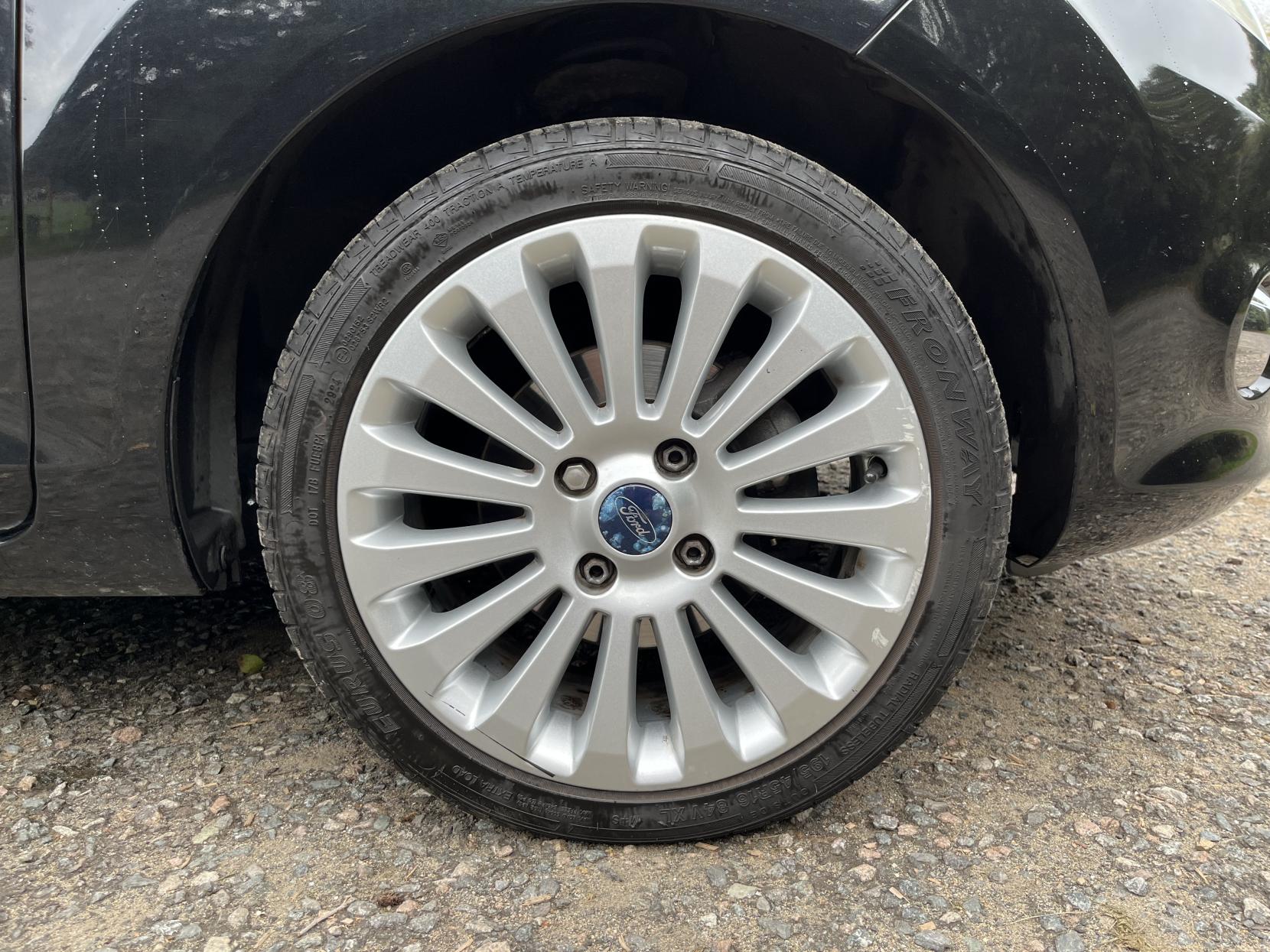 Ford Fiesta 1.4 Titanium Hatchback 5dr Petrol Manual (133 g/km, 94 bhp)