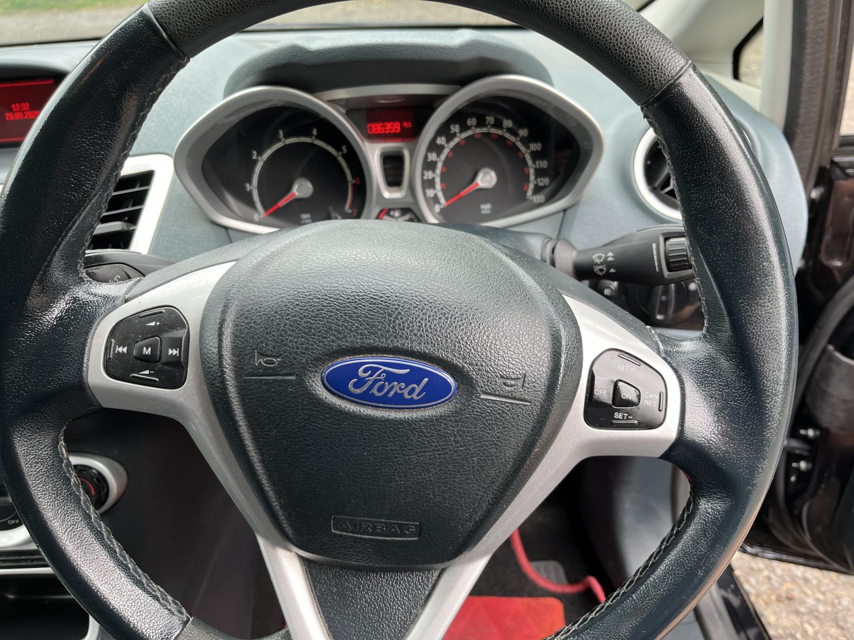 Ford Fiesta 1.4 Titanium Hatchback 5dr Petrol Manual (133 g/km, 94 bhp)