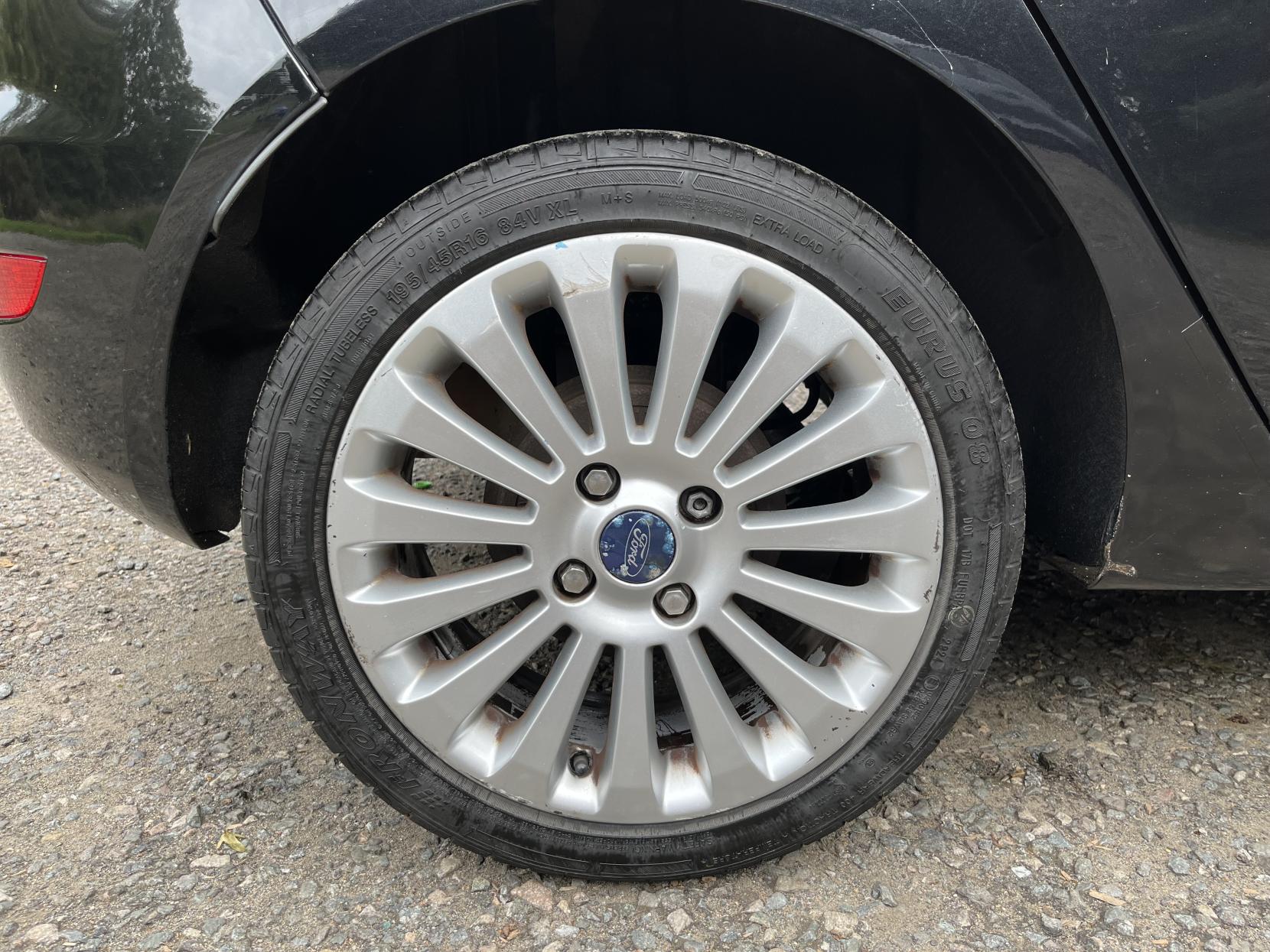 Ford Fiesta 1.4 Titanium Hatchback 5dr Petrol Manual (133 g/km, 94 bhp)