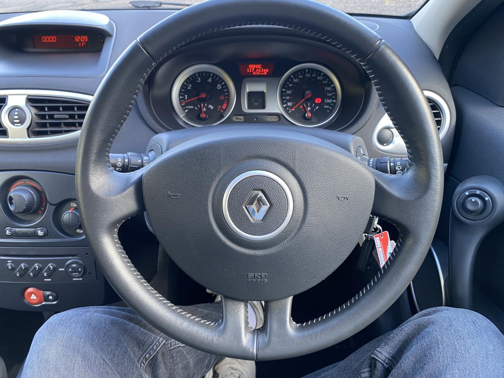Renault Clio 1.2 16v Dynamique Hatchback 5dr Petrol Manual (139 g/km, 75 bhp)
