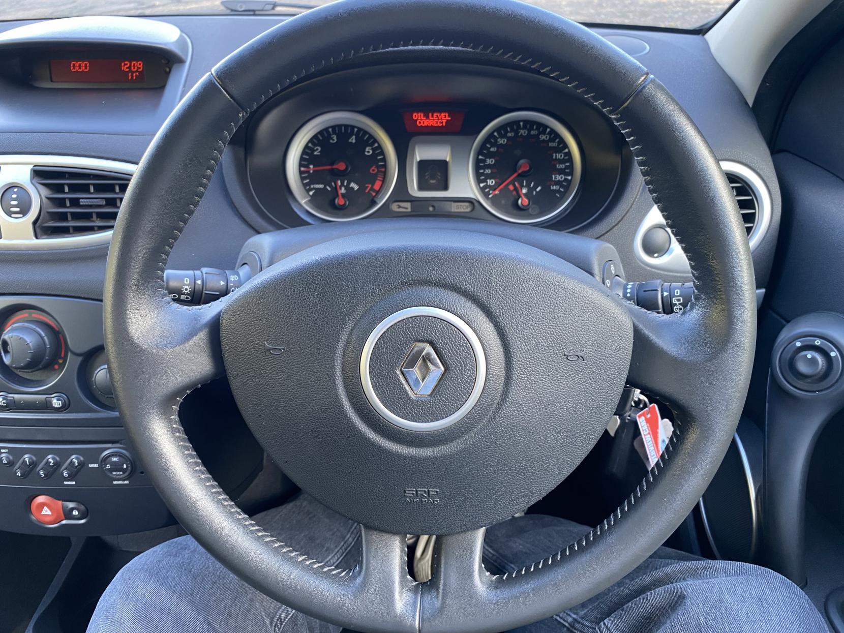 Renault Clio 1.2 16v Dynamique Hatchback 5dr Petrol Manual (139 g/km, 75 bhp)