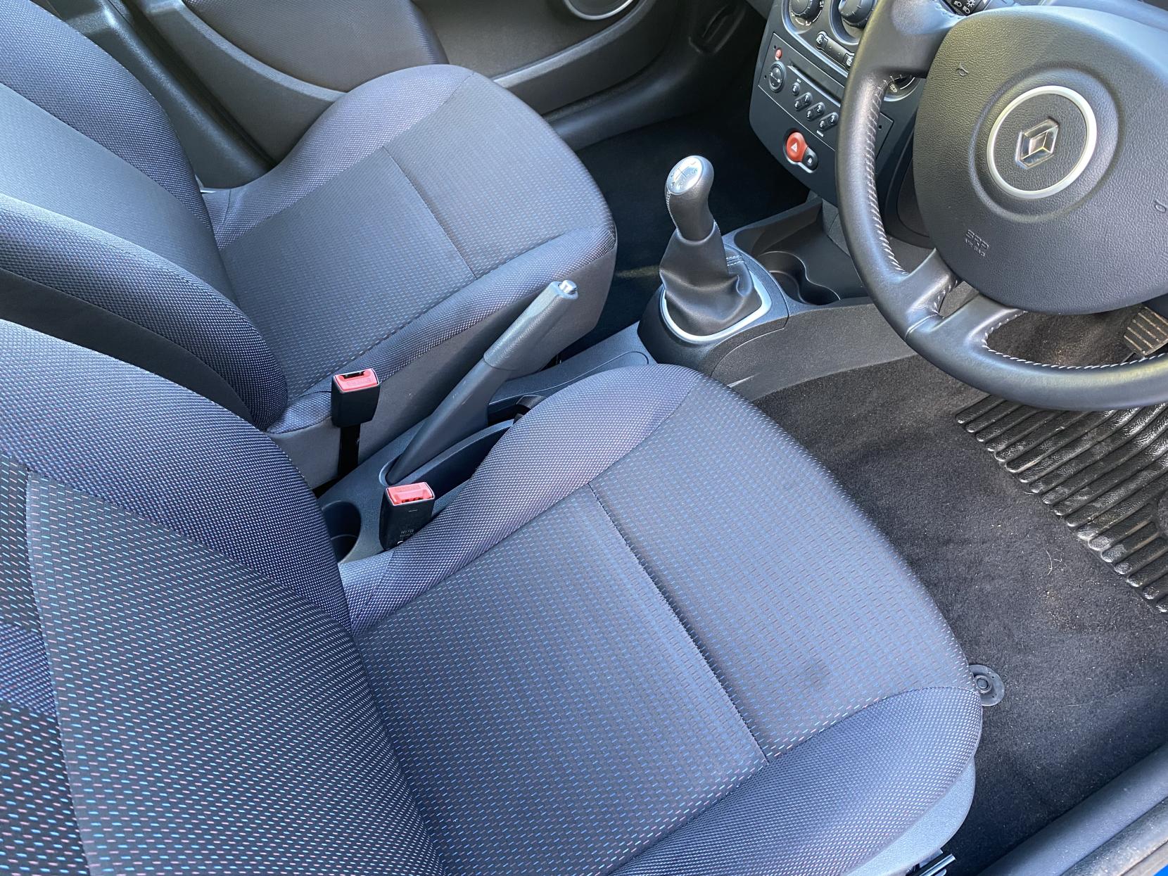 Renault Clio 1.2 16v Dynamique Hatchback 5dr Petrol Manual (139 g/km, 75 bhp)