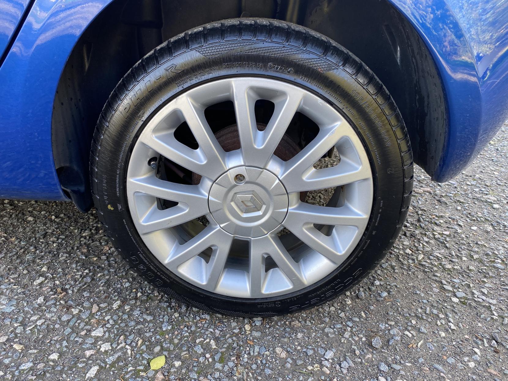 Renault Clio 1.2 16v Dynamique Hatchback 5dr Petrol Manual (139 g/km, 75 bhp)