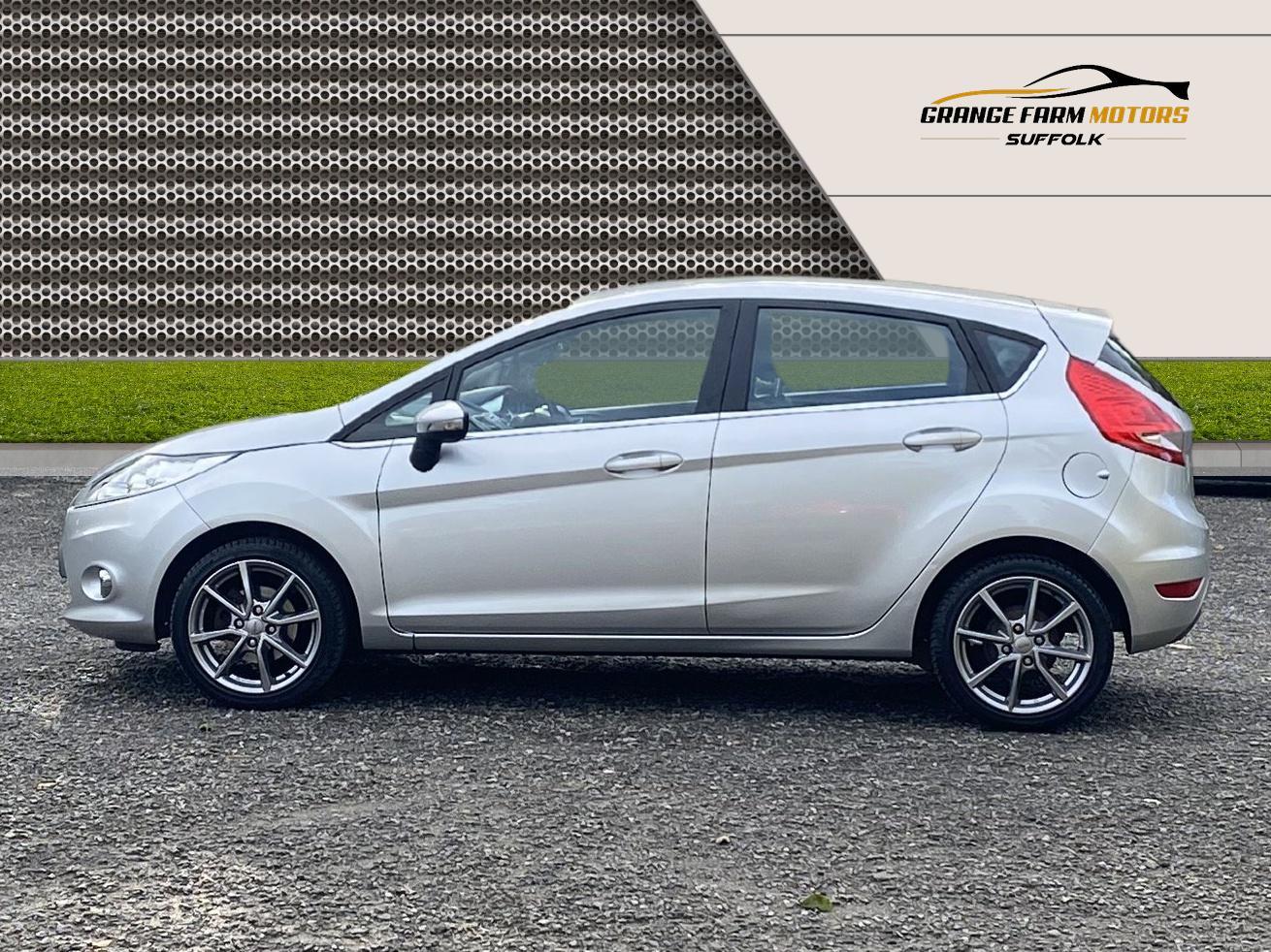 Ford Fiesta 1.25 Zetec Hatchback 5dr Petrol Manual (129 g/km, 81 bhp)