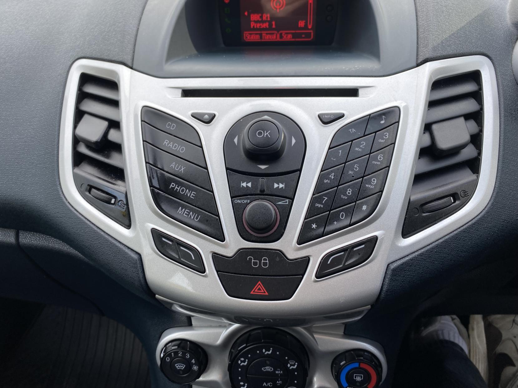 Ford Fiesta 1.25 Zetec Hatchback 5dr Petrol Manual (129 g/km, 81 bhp)