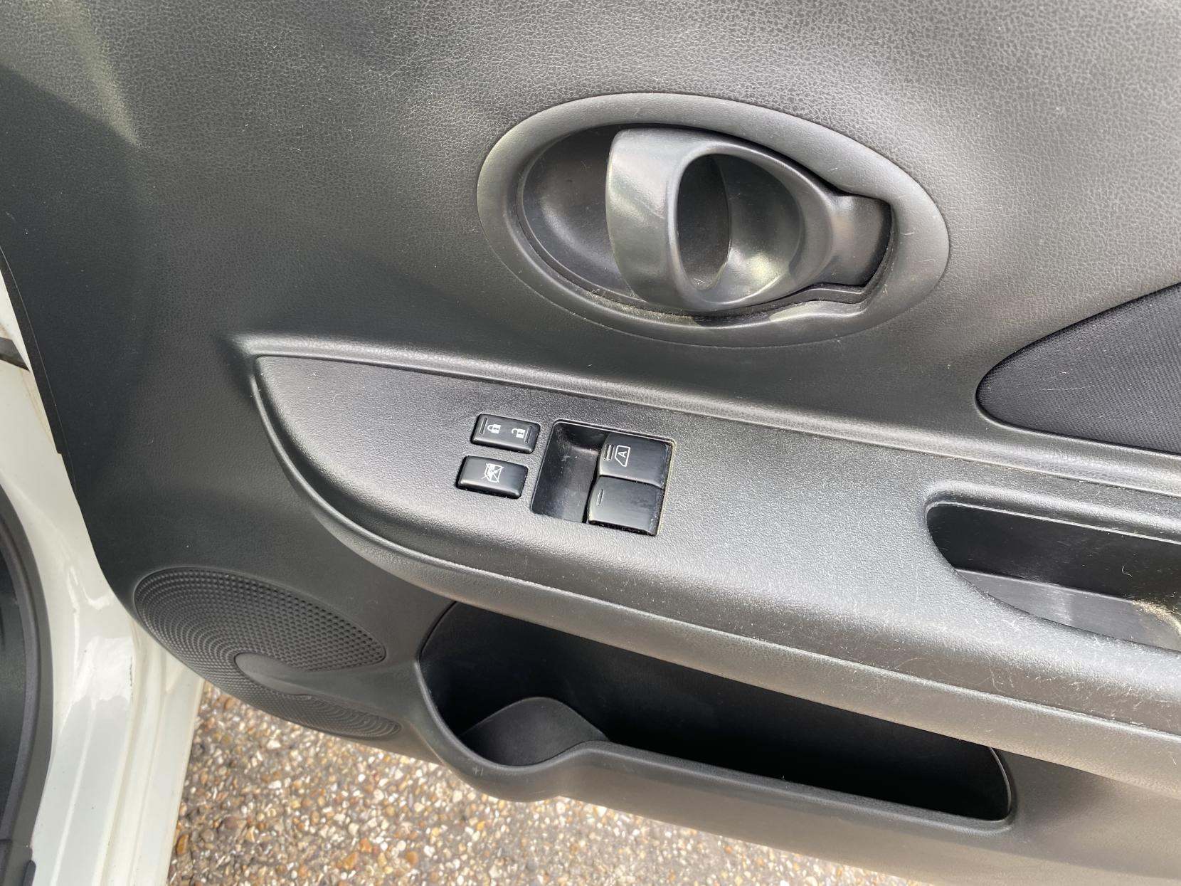 Nissan Micra 1.2 12V Tekna Hatchback 5dr Petrol Manual Euro 5 (80 ps)