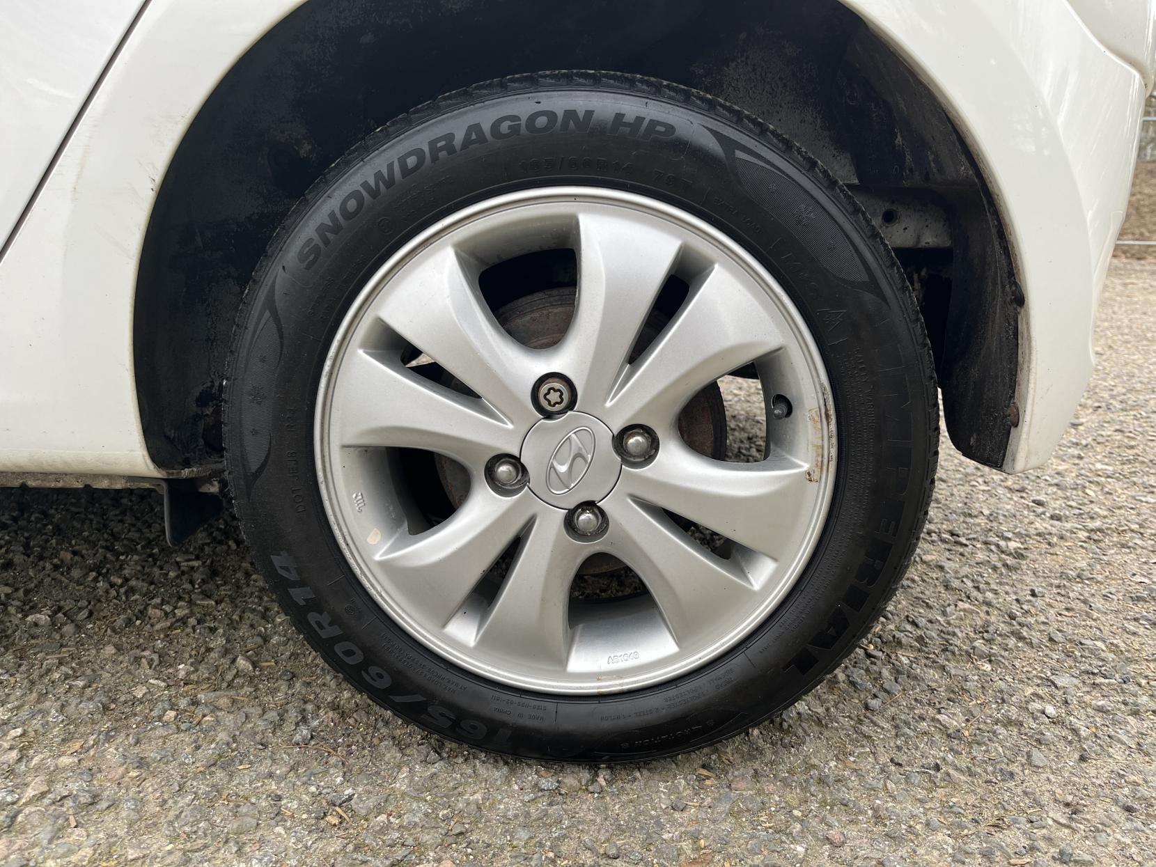 Hyundai i10 1.2 Active Hatchback 5dr Petrol Manual Euro 5 (85 bhp)