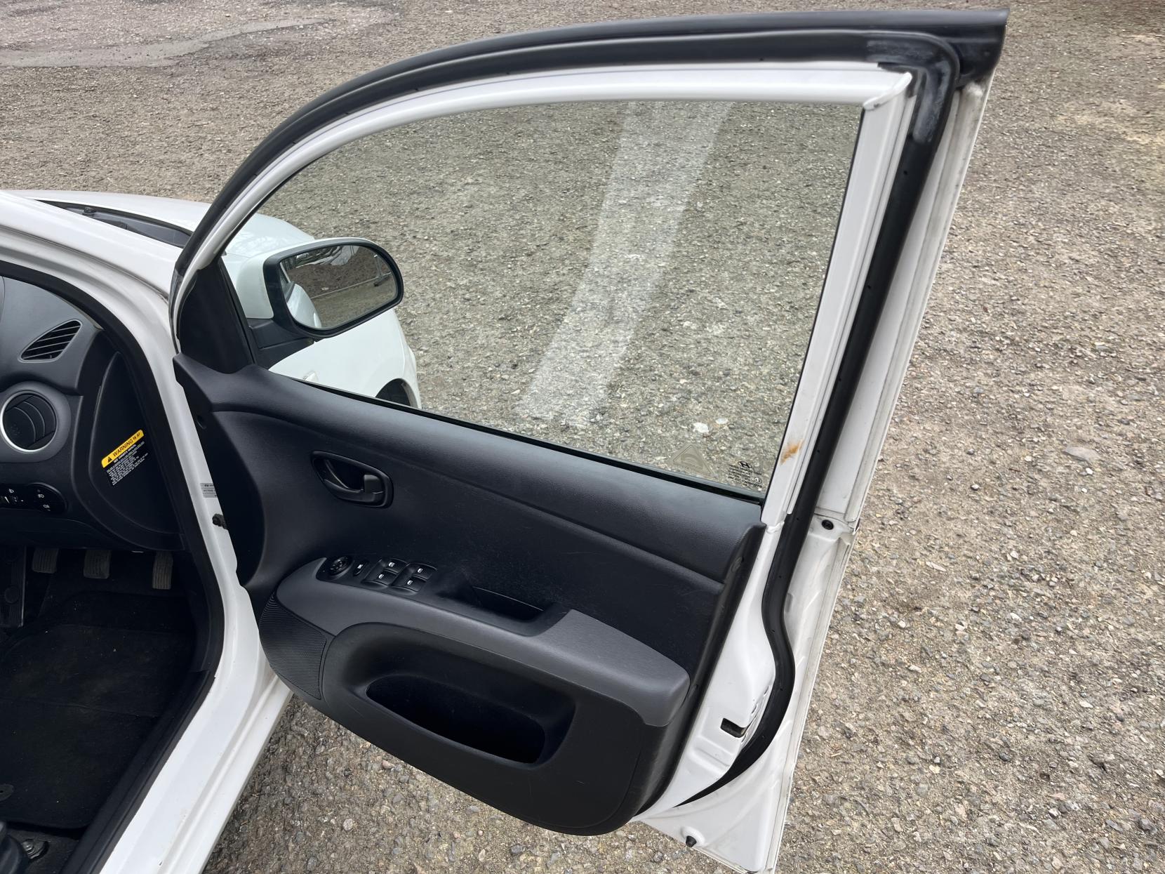 Hyundai i10 1.2 Active Hatchback 5dr Petrol Manual Euro 5 (85 bhp)