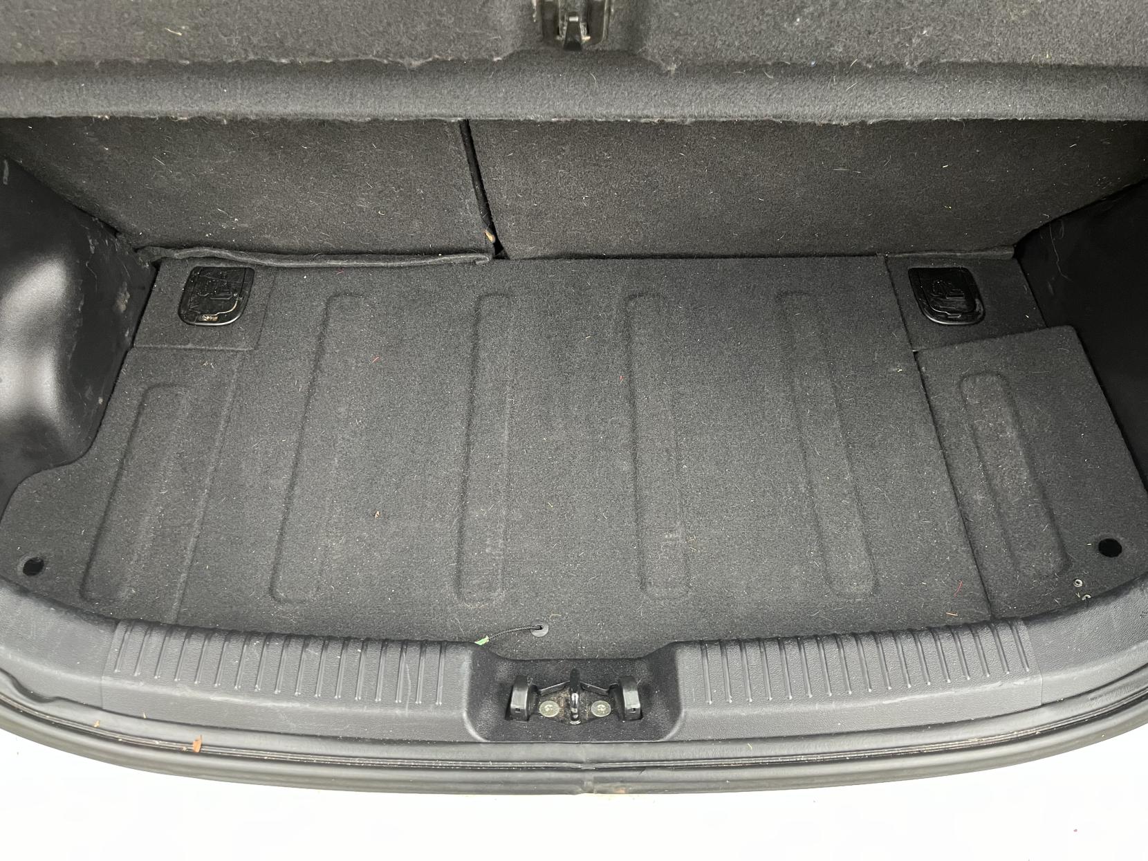 Hyundai i10 1.2 Active Hatchback 5dr Petrol Manual Euro 5 (85 bhp)