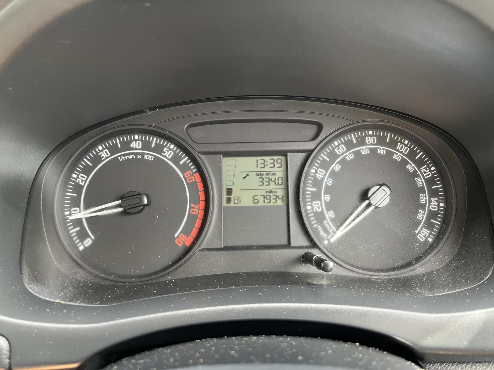 Skoda Fabia 1.2 HTP 6V 1 Hatchback 5dr Petrol Manual (140 g/km, 60 bhp)