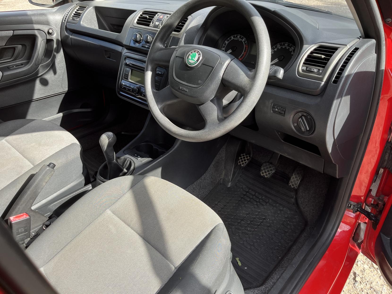Skoda Fabia 1.2 HTP 6V 1 Hatchback 5dr Petrol Manual (140 g/km, 60 bhp)
