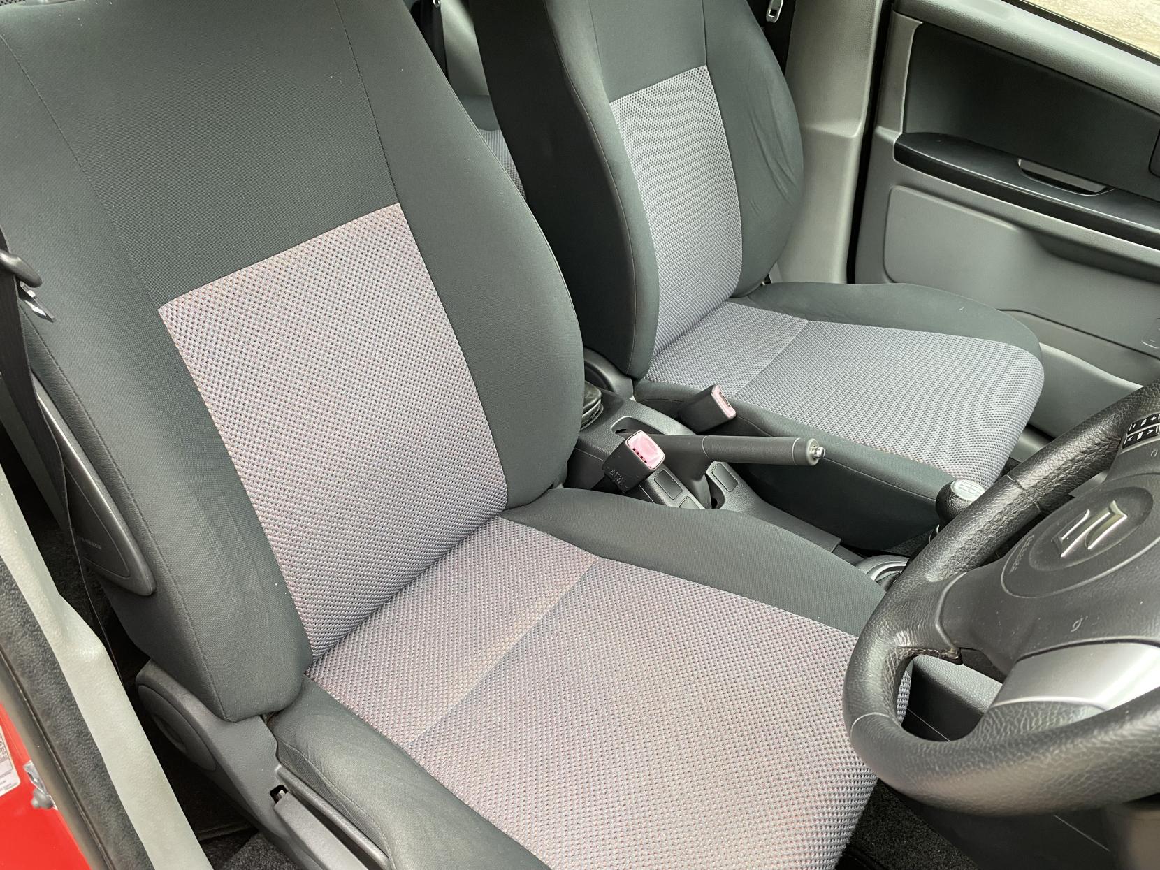 Suzuki SX4 1.6 16V GLX SUV 5dr Petrol Manual Euro 4 (106 ps)