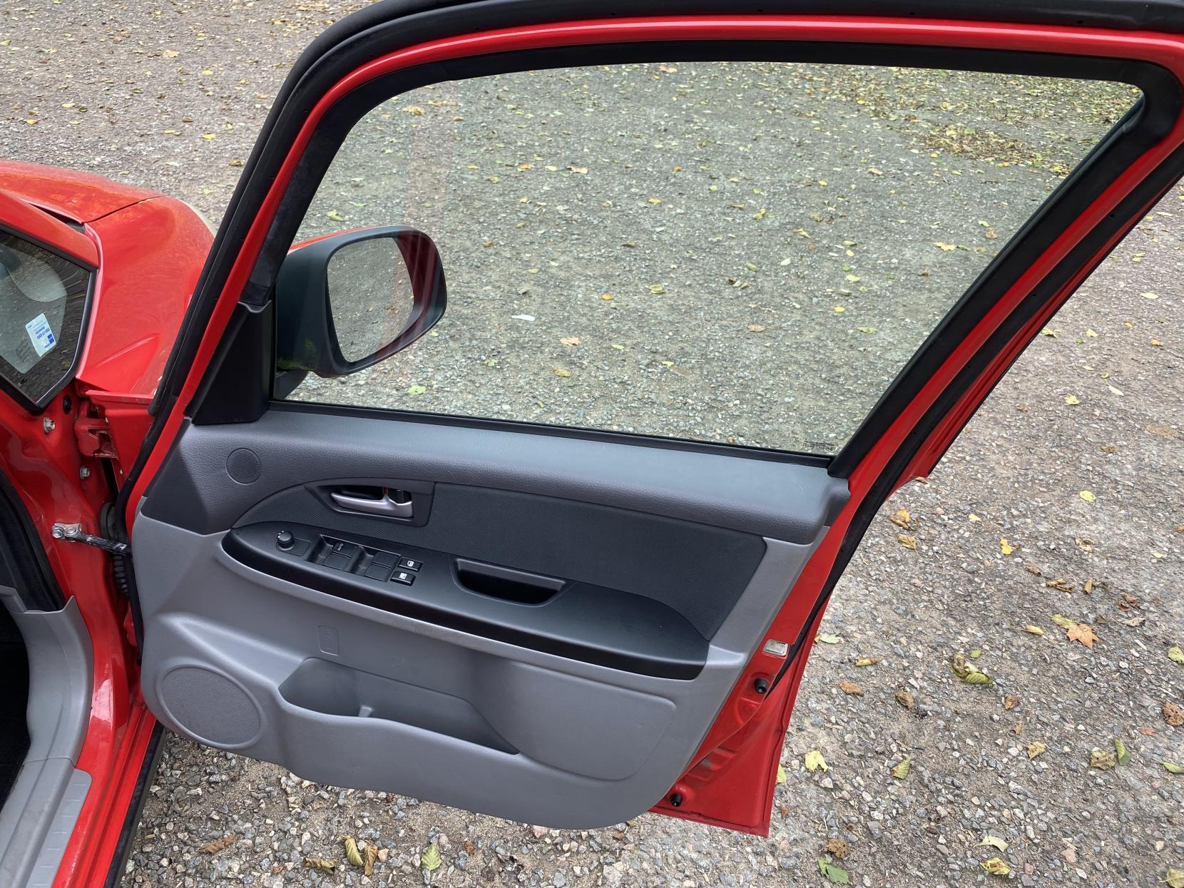 Suzuki SX4 1.6 16V GLX SUV 5dr Petrol Manual Euro 4 (106 ps)