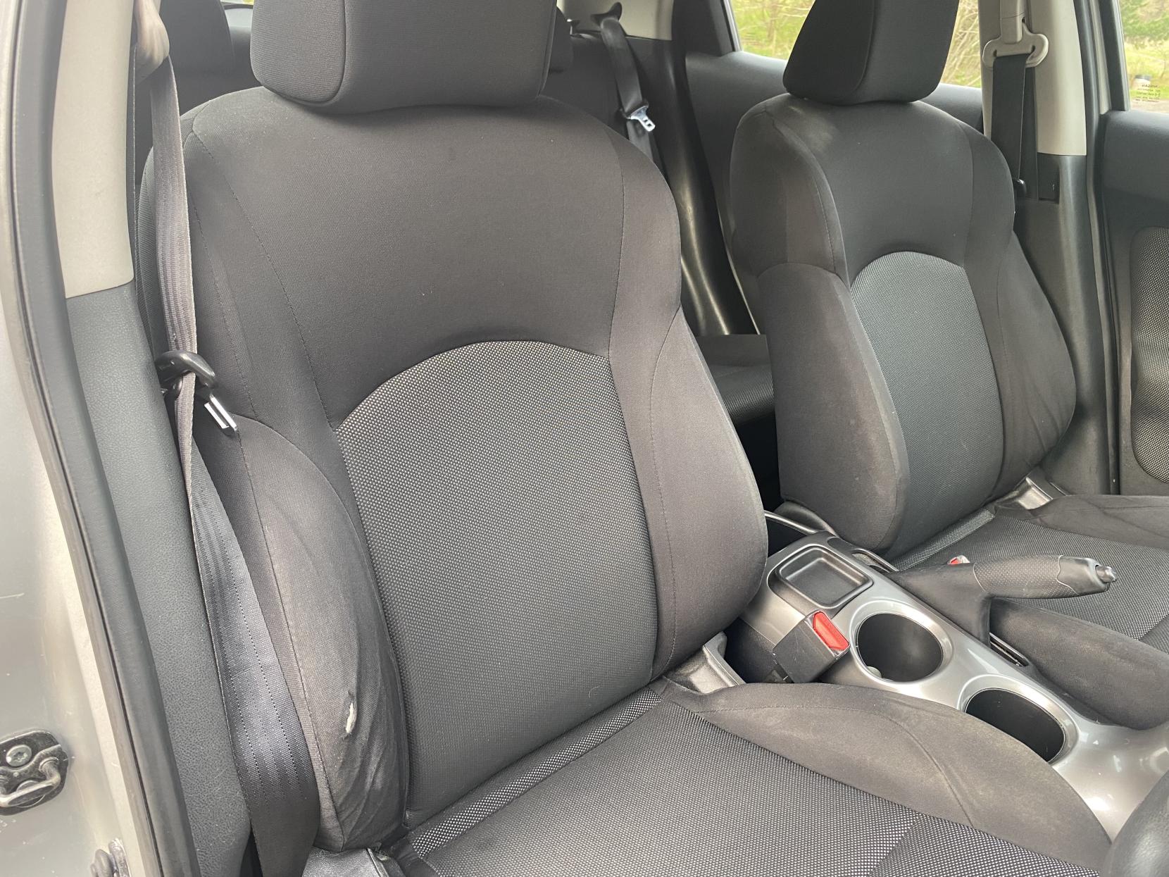 Nissan Juke 1.6 Visia SUV 5dr Petrol Manual Euro 5 (117 ps)