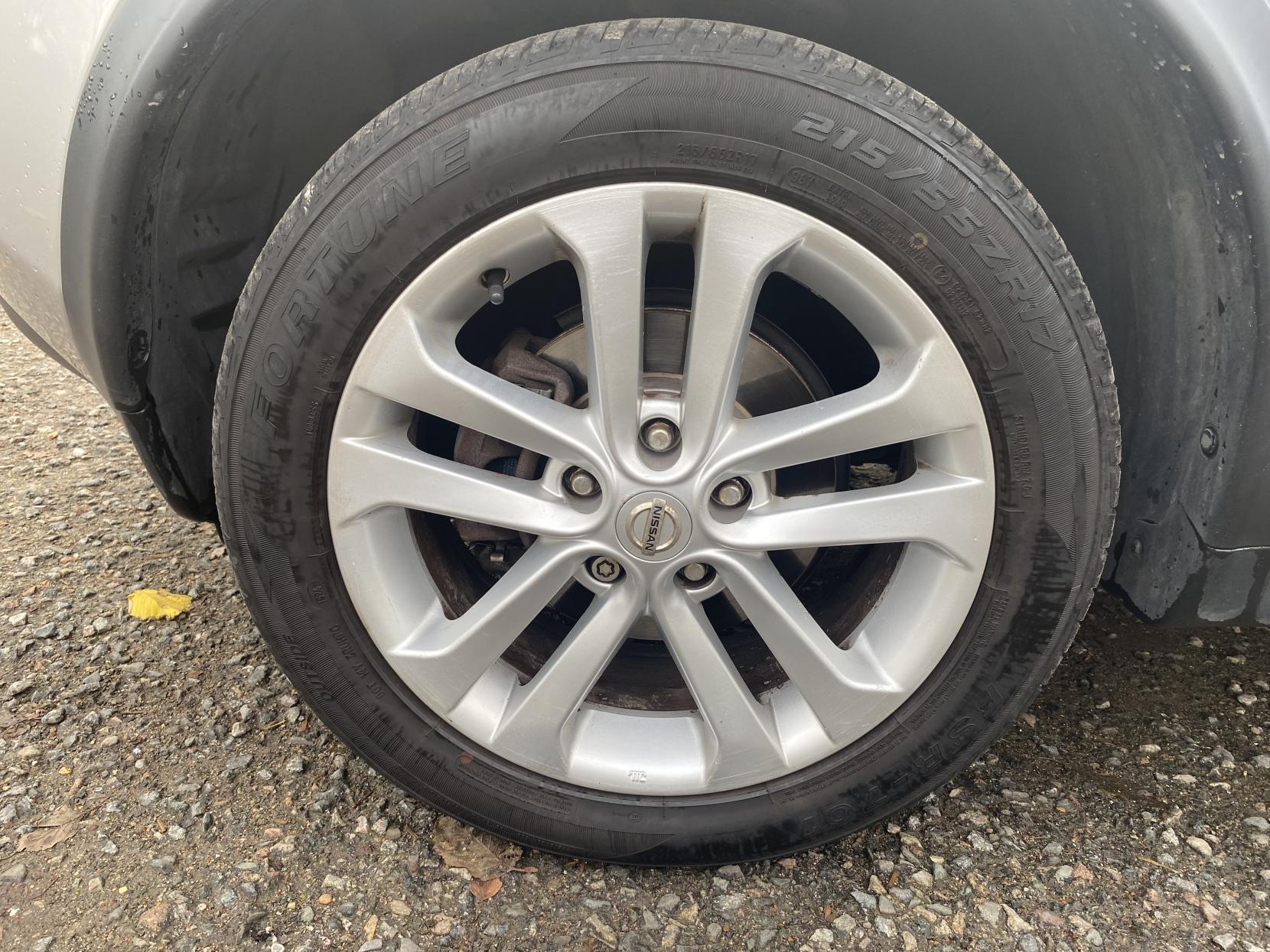 Nissan Juke 1.6 Visia SUV 5dr Petrol Manual Euro 5 (117 ps)