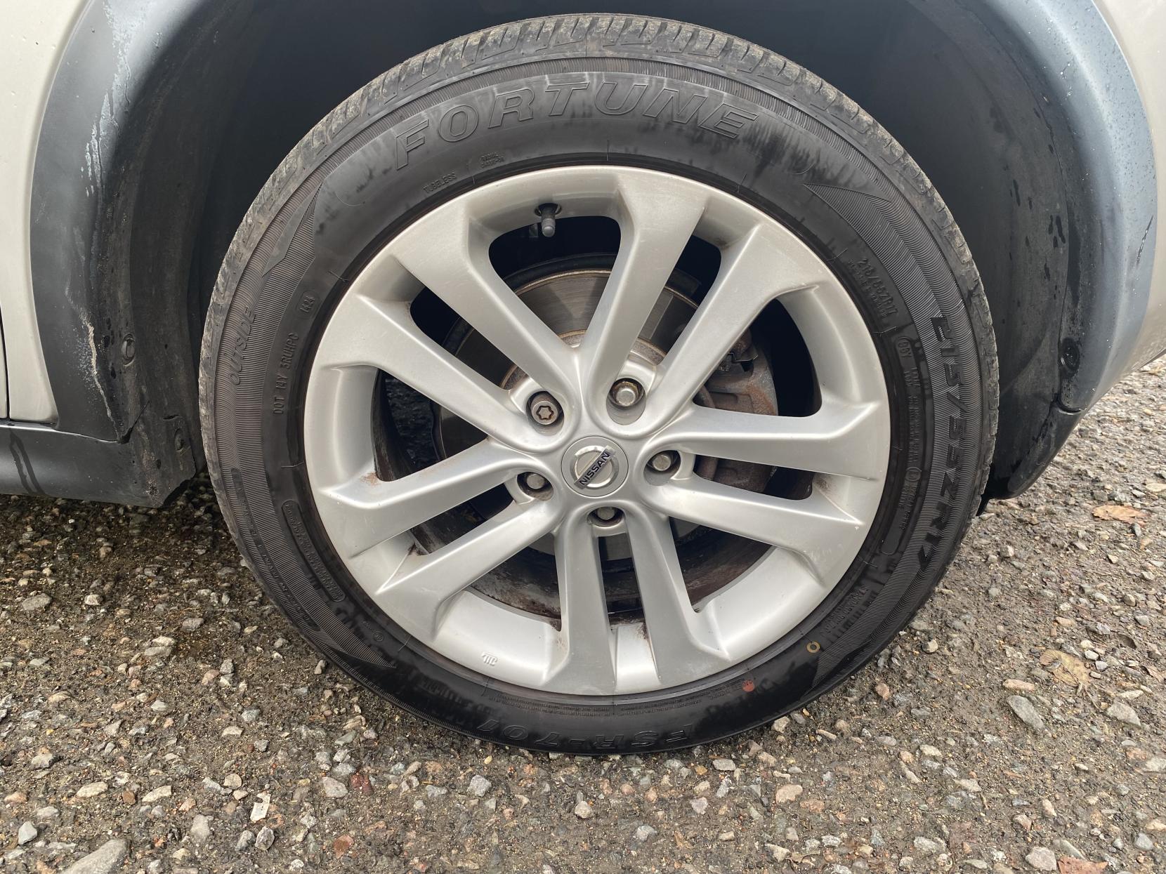 Nissan Juke 1.6 Visia SUV 5dr Petrol Manual Euro 5 (117 ps)