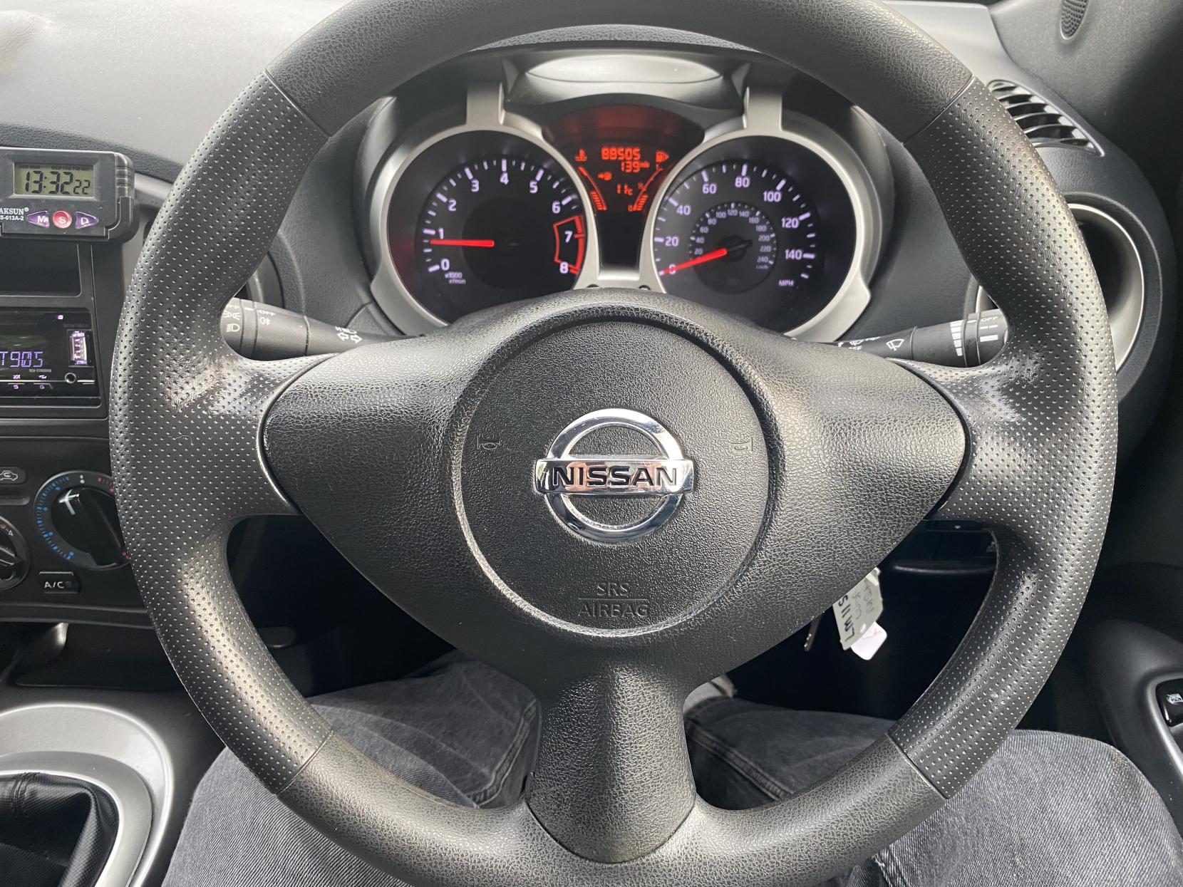 Nissan Juke 1.6 Visia SUV 5dr Petrol Manual Euro 5 (117 ps)