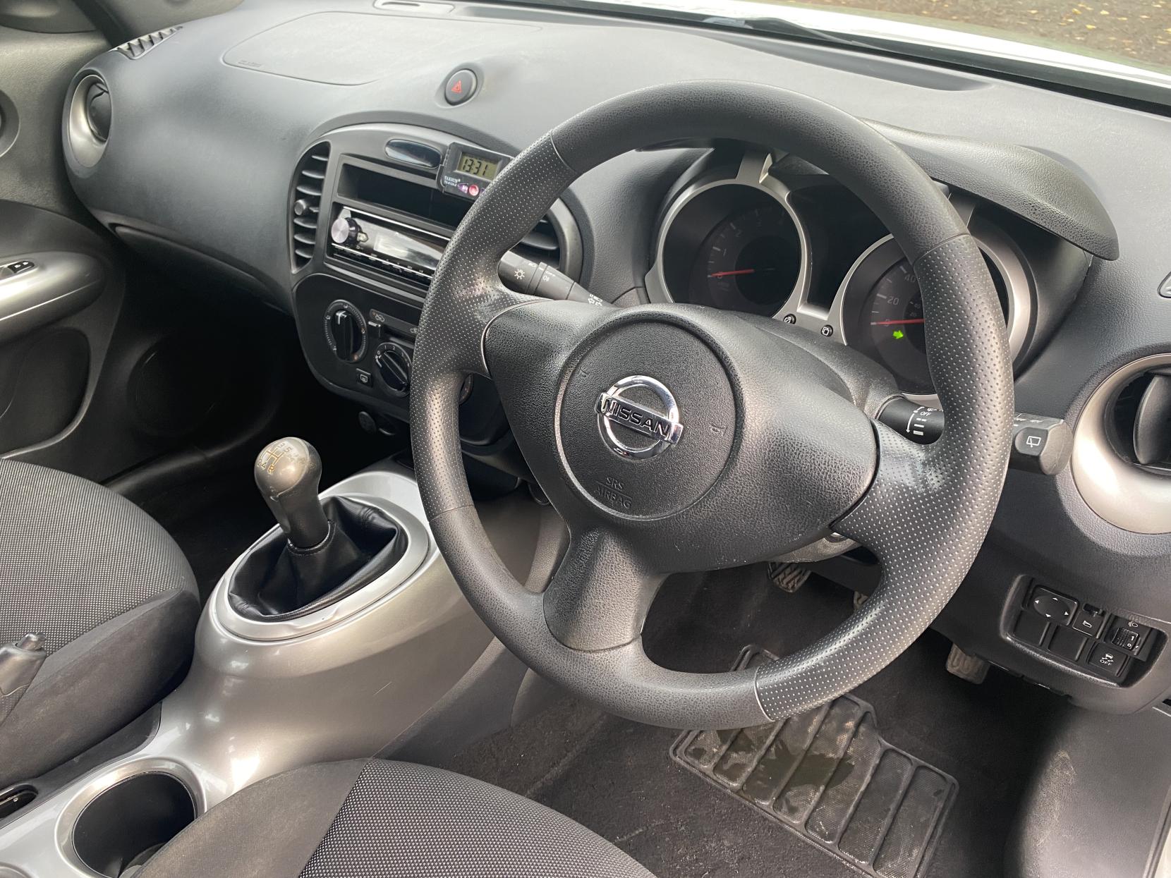 Nissan Juke 1.6 Visia SUV 5dr Petrol Manual Euro 5 (117 ps)