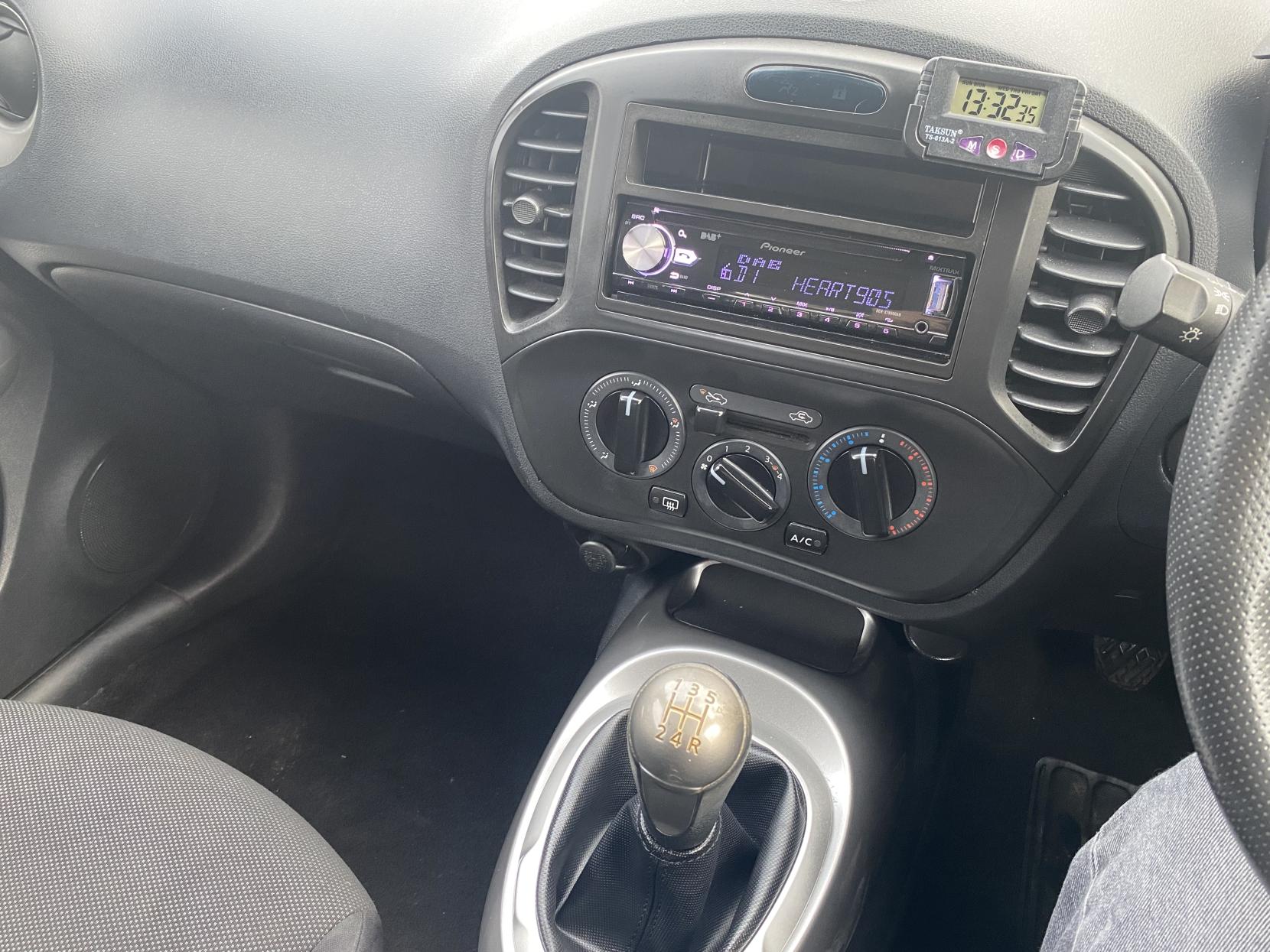 Nissan Juke 1.6 Visia SUV 5dr Petrol Manual Euro 5 (117 ps)