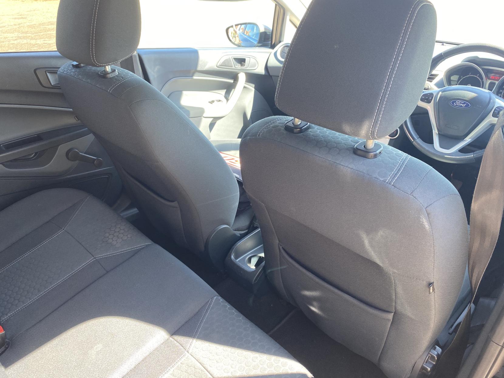 Ford Fiesta 1.6 Titanium Hatchback 5dr Petrol Manual (134 g/km, 118 bhp)