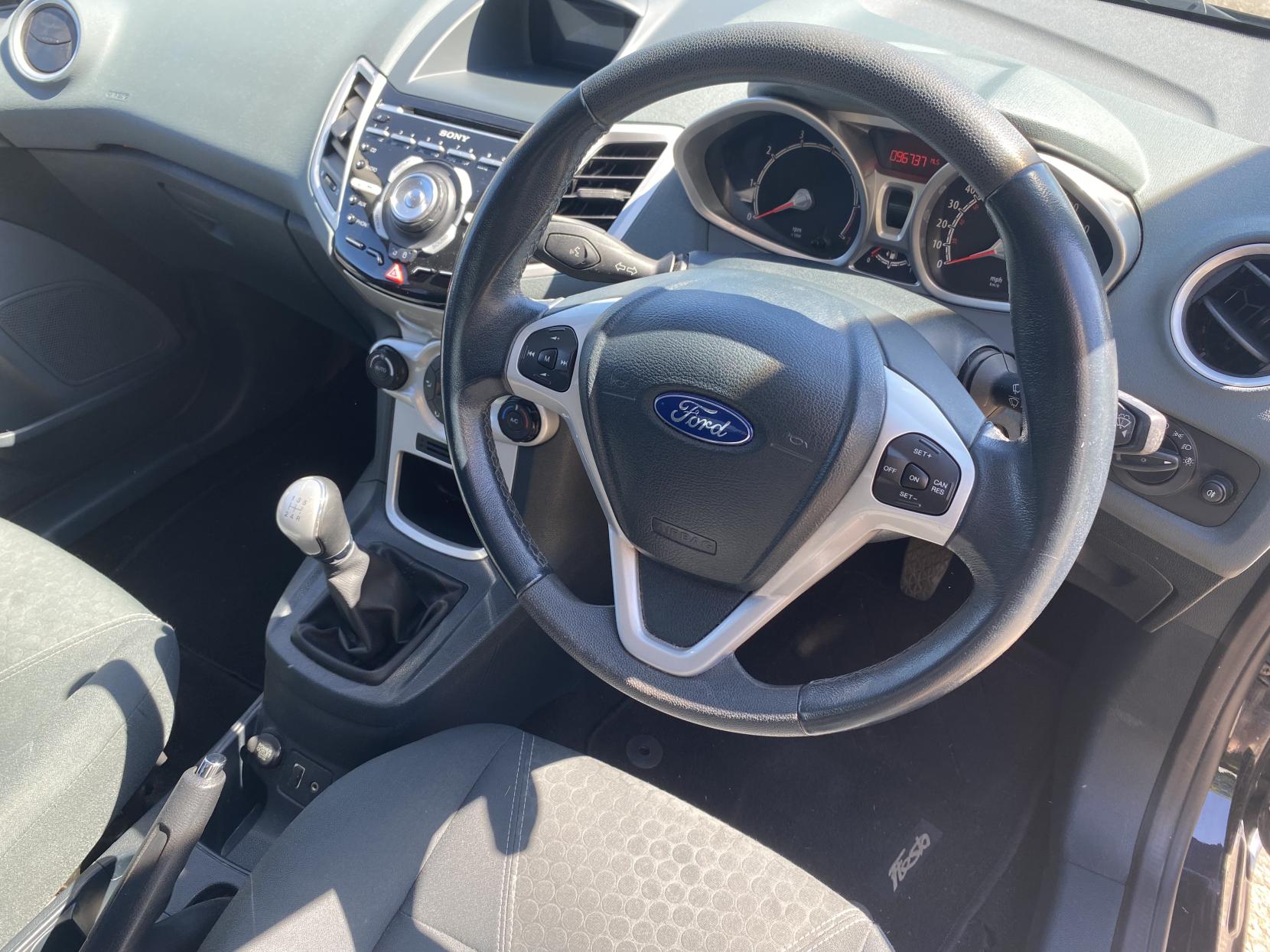 Ford Fiesta 1.6 Titanium Hatchback 5dr Petrol Manual (134 g/km, 118 bhp)