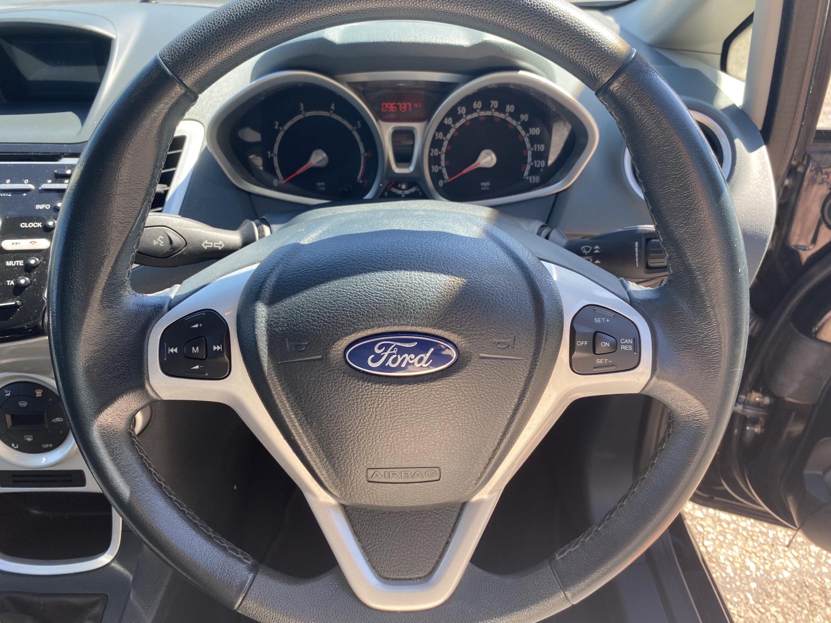 Ford Fiesta 1.6 Titanium Hatchback 5dr Petrol Manual (134 g/km, 118 bhp)