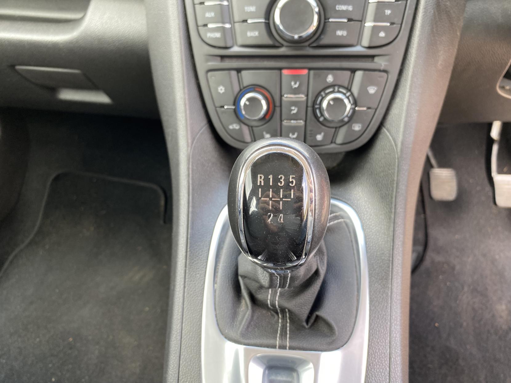 Vauxhall Meriva 1.4i Tech Line MPV 5dr Petrol Manual Euro 6 (100 ps)