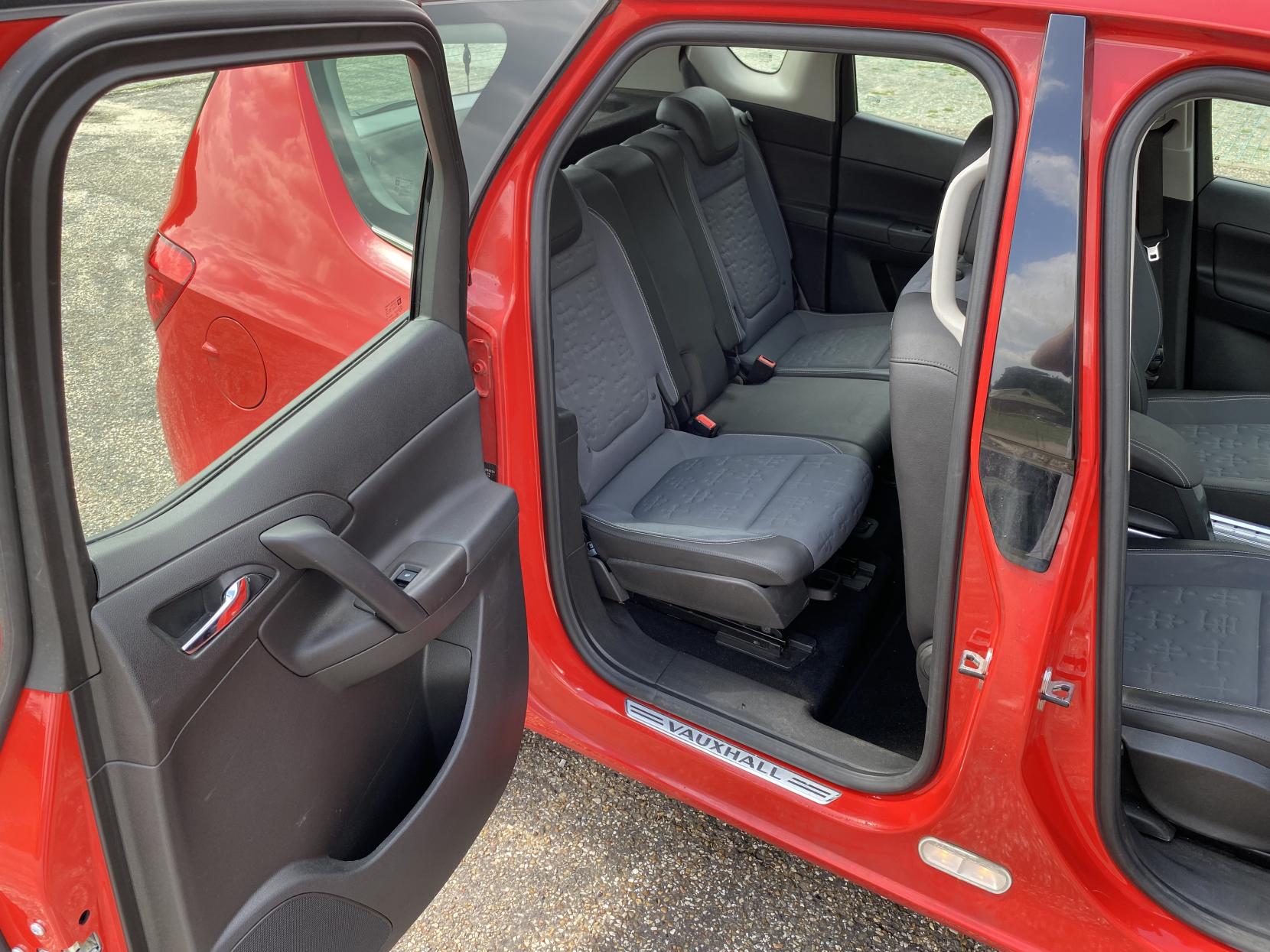 Vauxhall Meriva 1.4i Tech Line MPV 5dr Petrol Manual Euro 6 (100 ps)